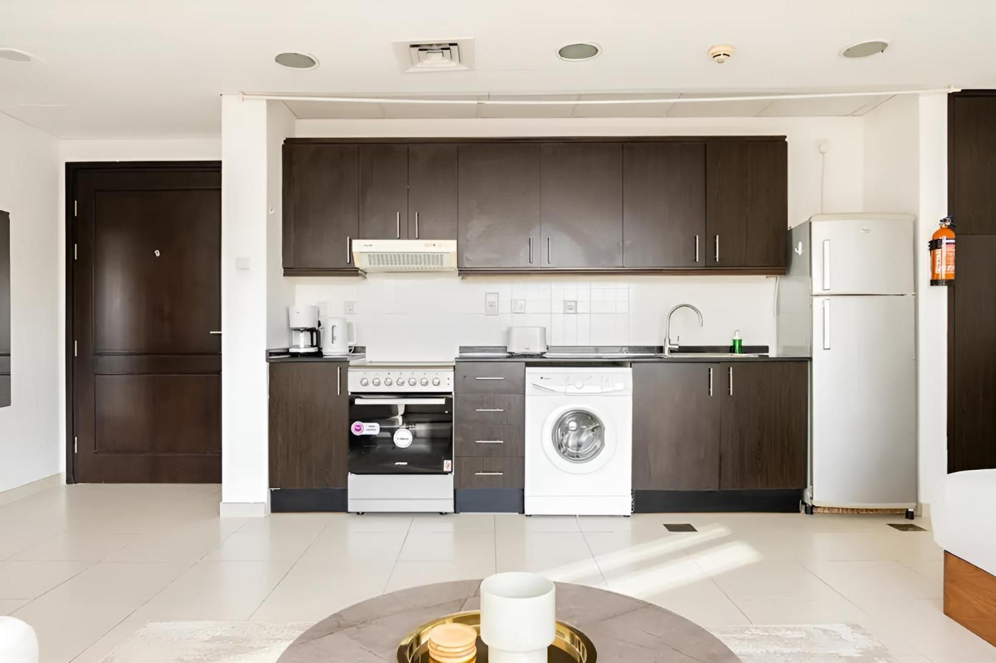 Dazzling Studio Stunning Ain View Marina Apartamento Dubai