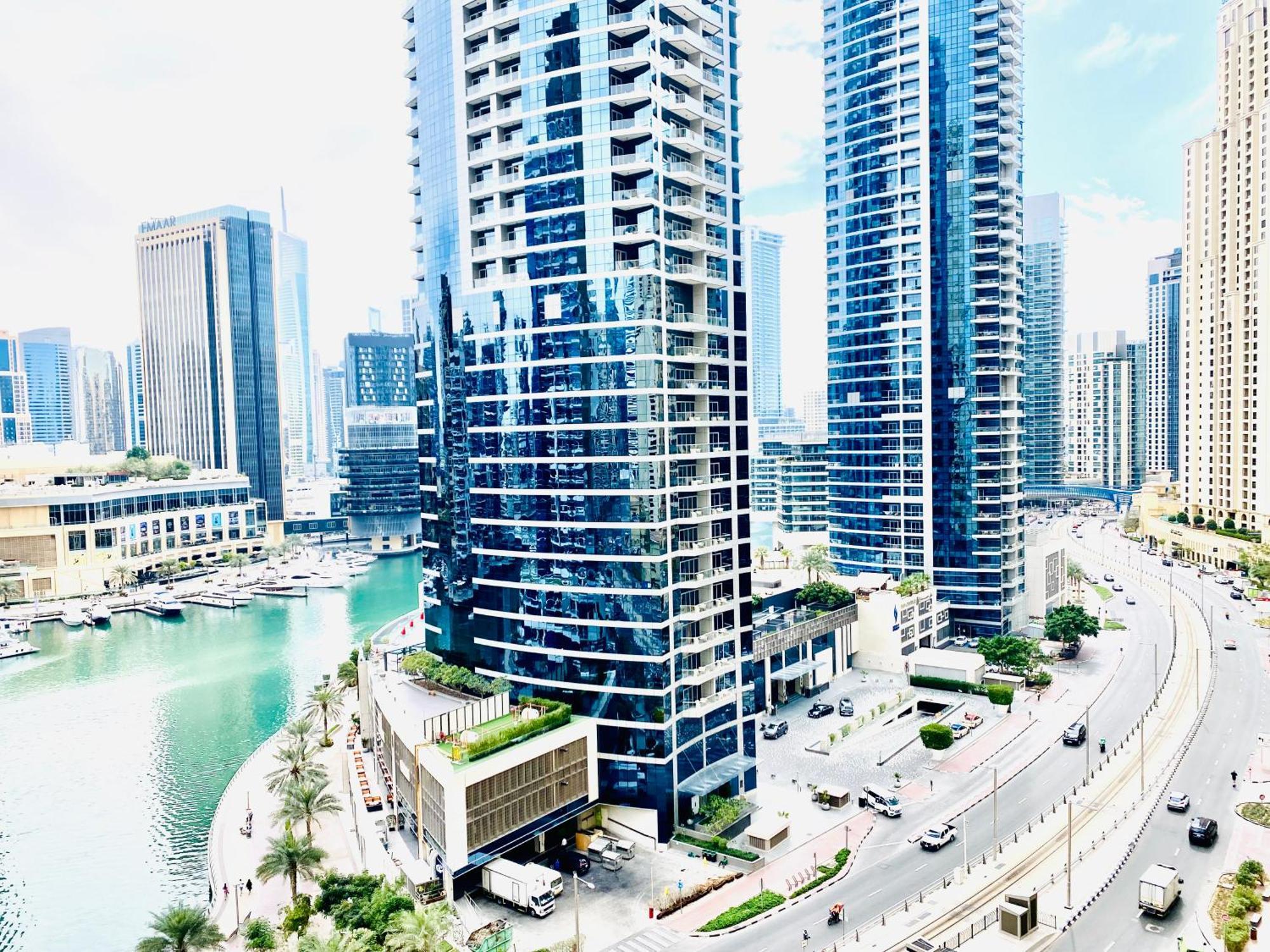 Living Jbr Hostel