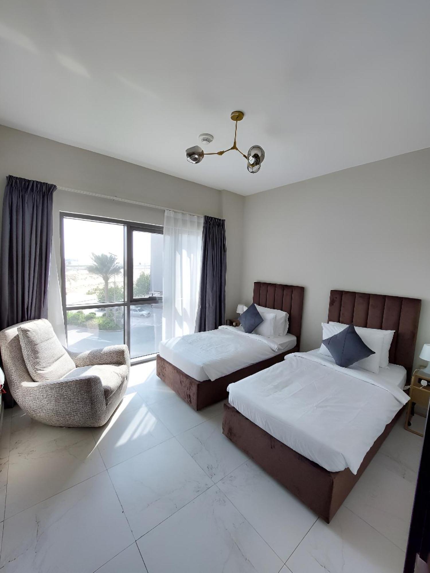 Apartment Budget-friendly 2bd Near Expo With A Huge Pool