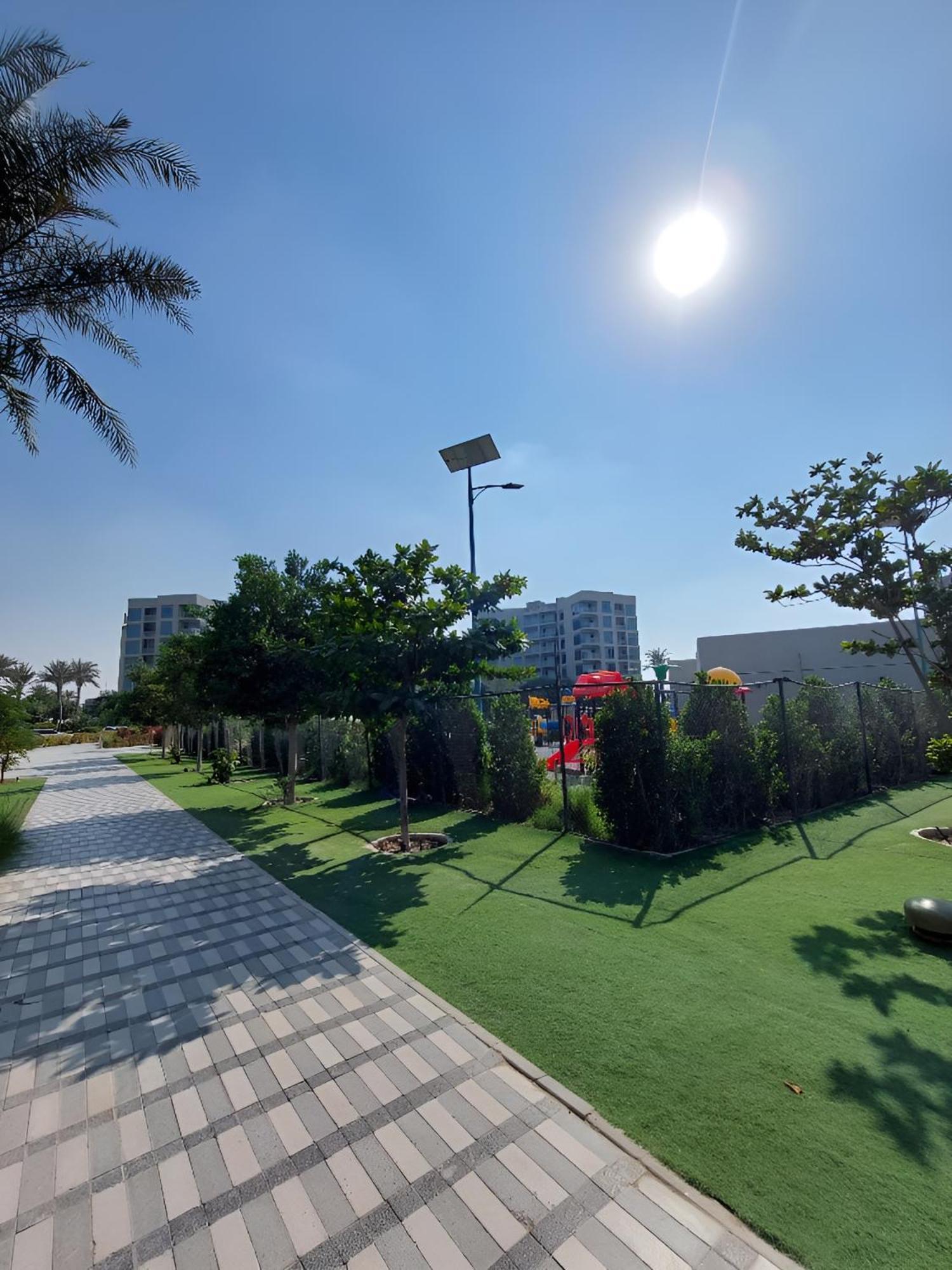 Apartment Budget-friendly 2bd Near Expo With A Huge Pool