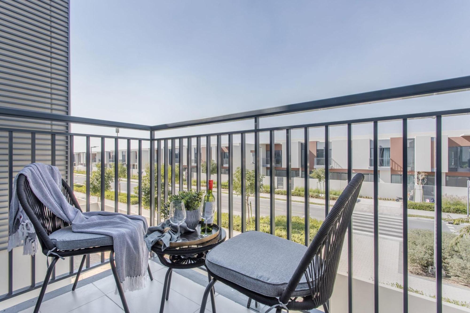 Frank Porter - Cherrywoods Villa Dubai