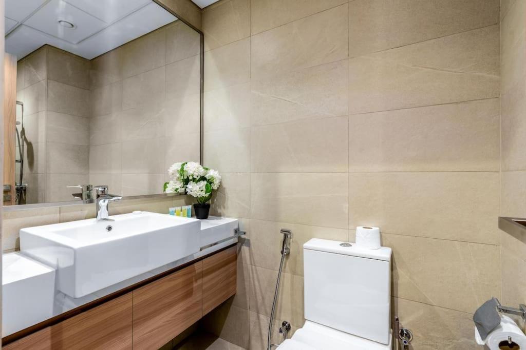 Studio - Pool - Gym - Wi-fi - 12min From Downtown - Azizi Riviera 26 Dubai