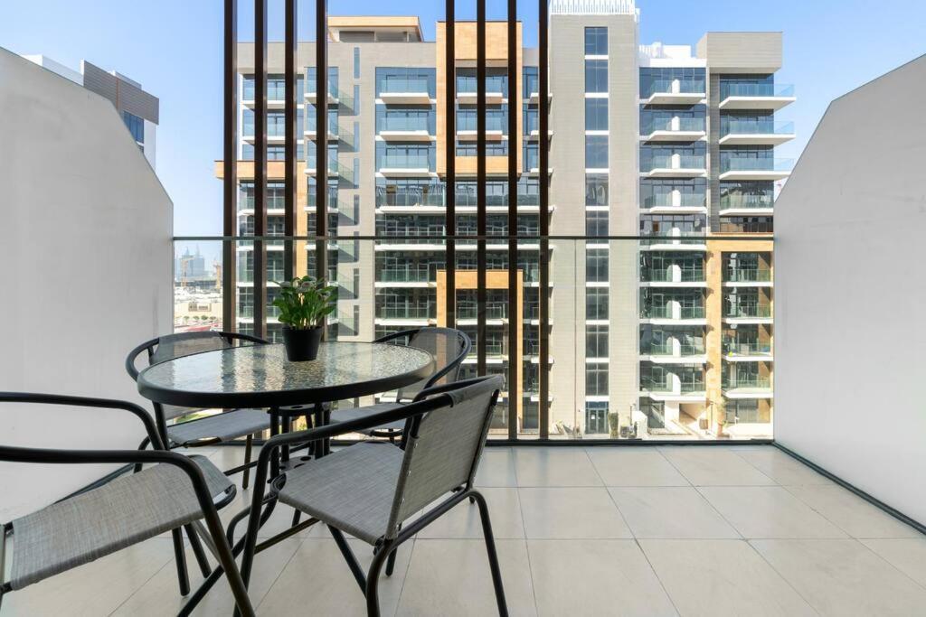 Studio - Pool - Gym - Wi-fi - 12min From Downtown - Azizi Riviera 26 Apartment