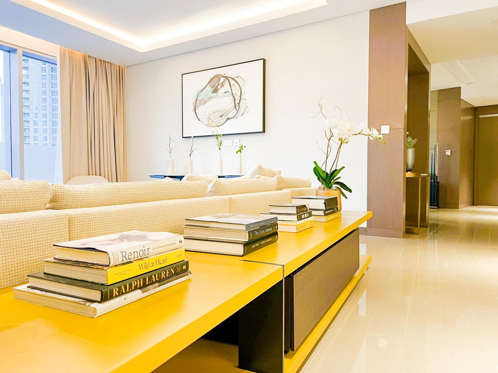 Downtown Luxury - Stunning Burj Khalifa & Sea View - 5 Minutes Walk To Mall *