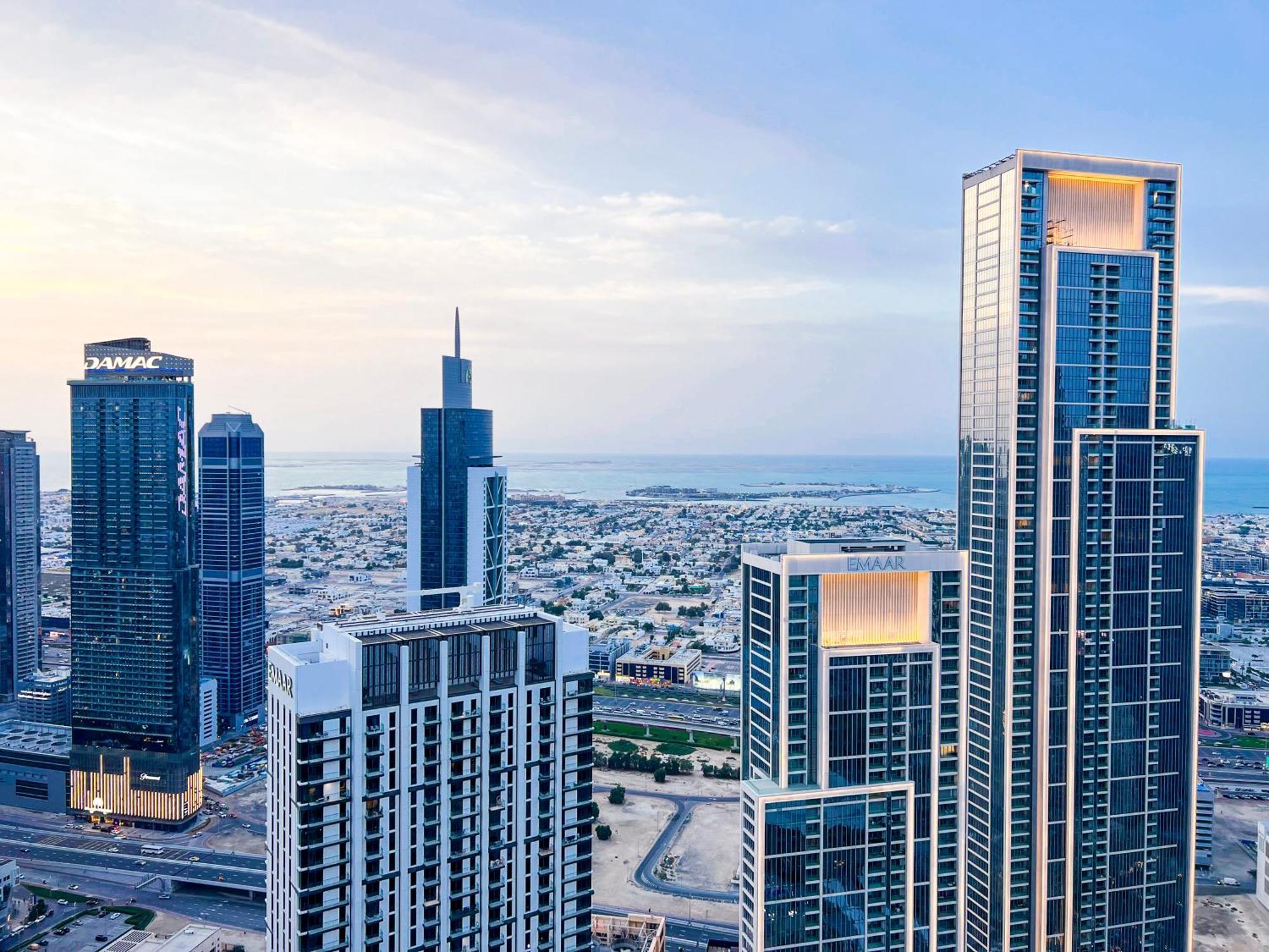 Downtown Luxury - Stunning Burj Khalifa & Sea View - 5 Minutes Walk To Mall * Dubai