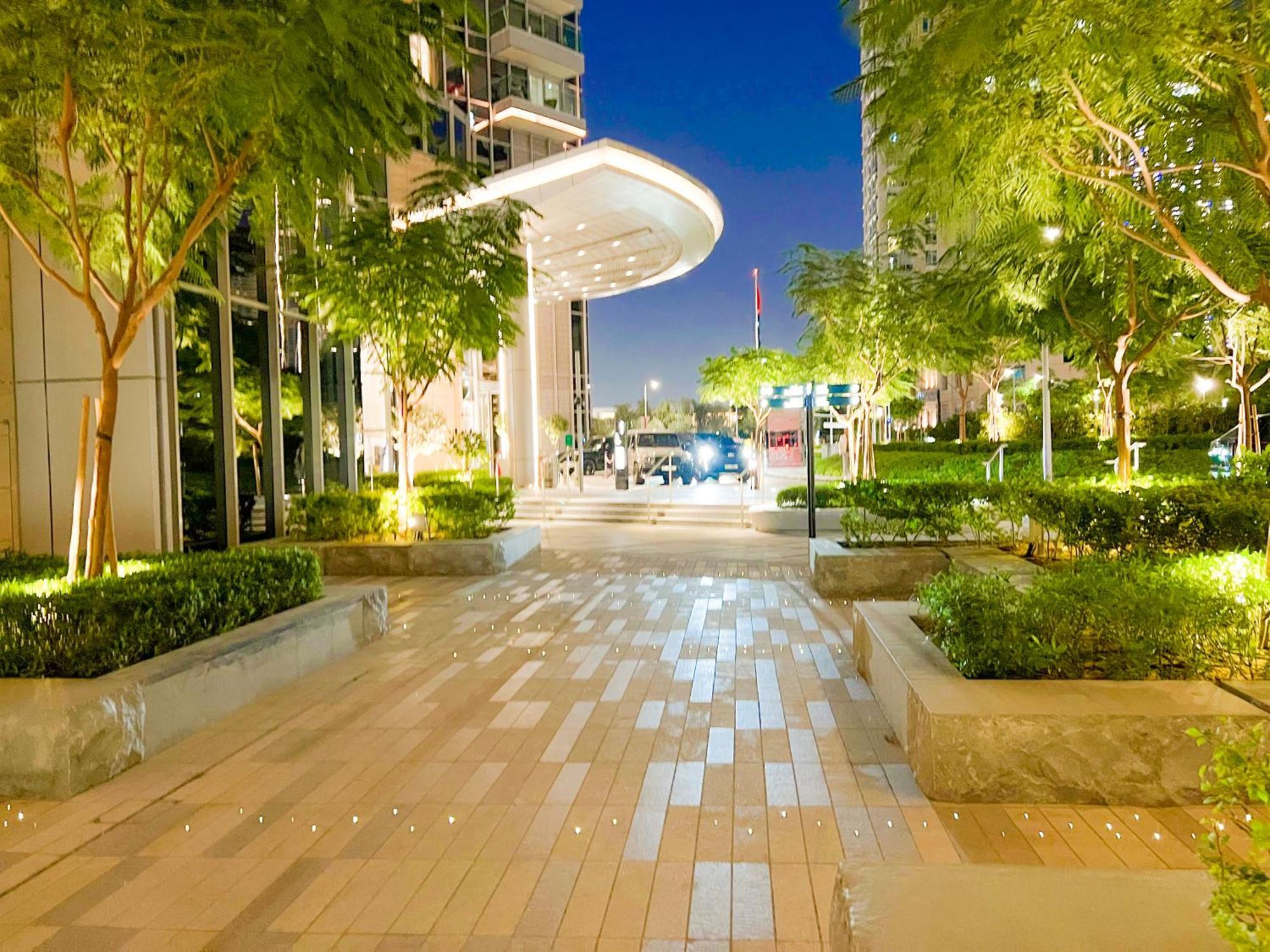 Downtown Luxury - Stunning Burj Khalifa & Sea View - 5 Minutes Walk To Mall * Dubai