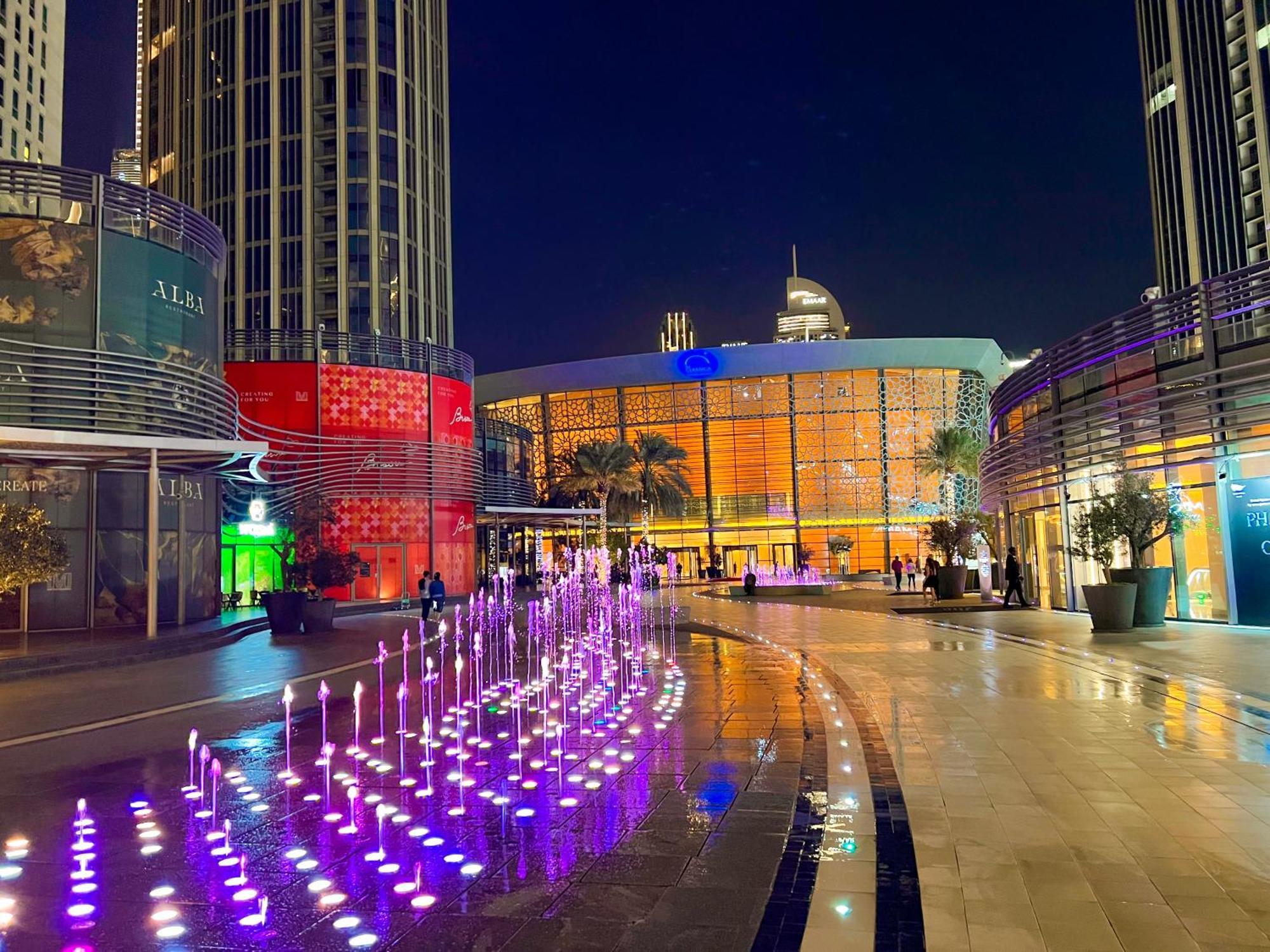 Downtown Luxury - Stunning Burj Khalifa & Sea View - 5 Minutes Walk To Mall