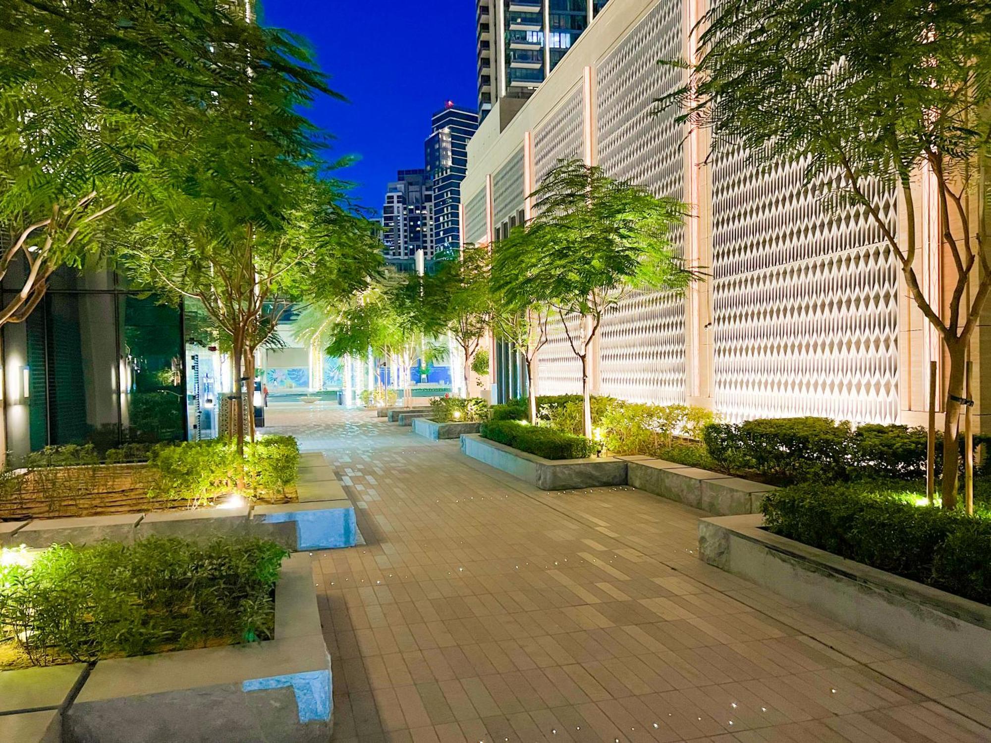 Downtown Luxury - Stunning Burj Khalifa & Sea View - 5 Minutes Walk To Mall Apartamento