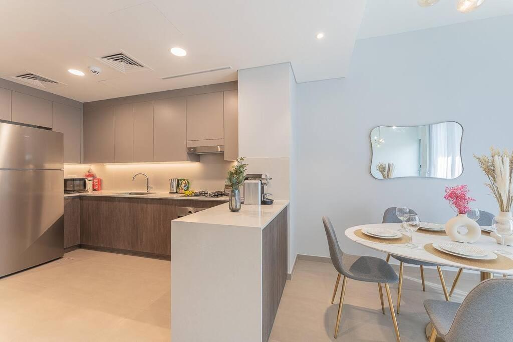 Apartment Stylish & Comfy 3 Bed Townhouse In Tilal Al Ghaf Dubai