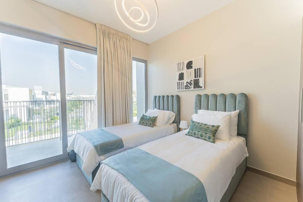 Apartment Stylish & Comfy 3 Bed Townhouse In Tilal Al Ghaf *