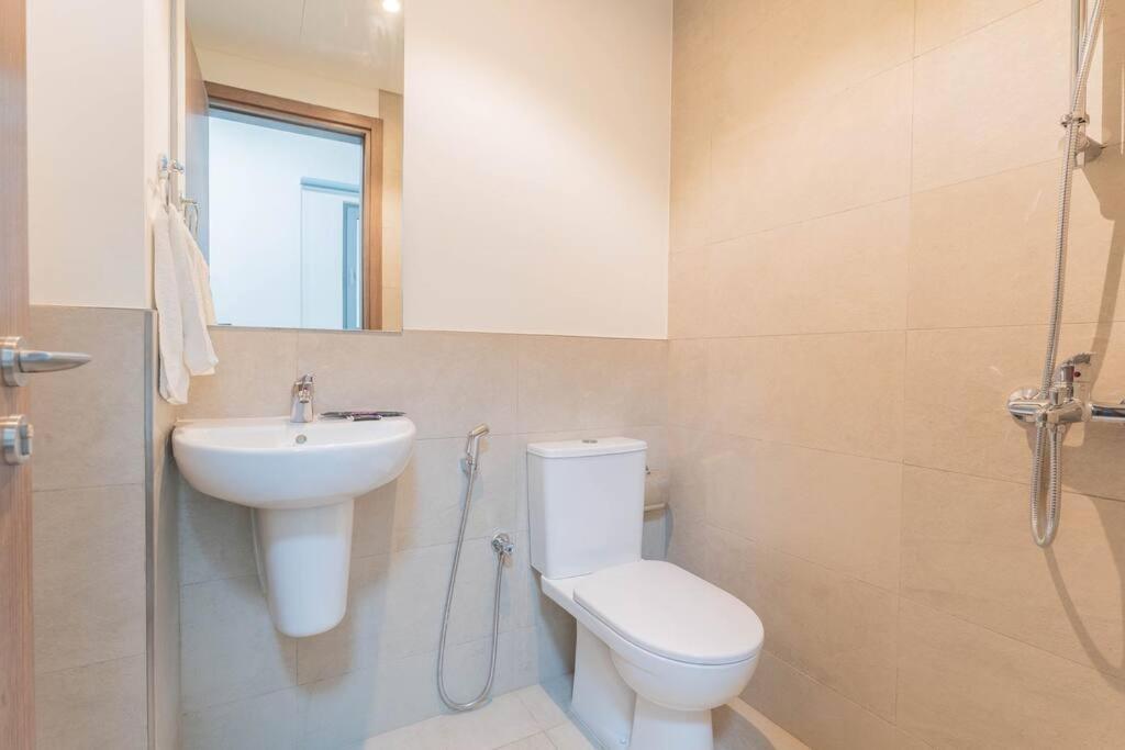 Apartment Stylish & Comfy 3 Bed Townhouse In Tilal Al Ghaf *