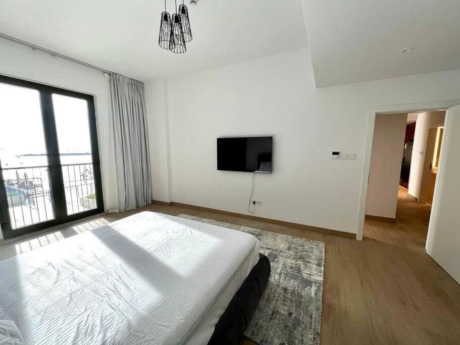Brand New 2 Bedroom With Seaview *