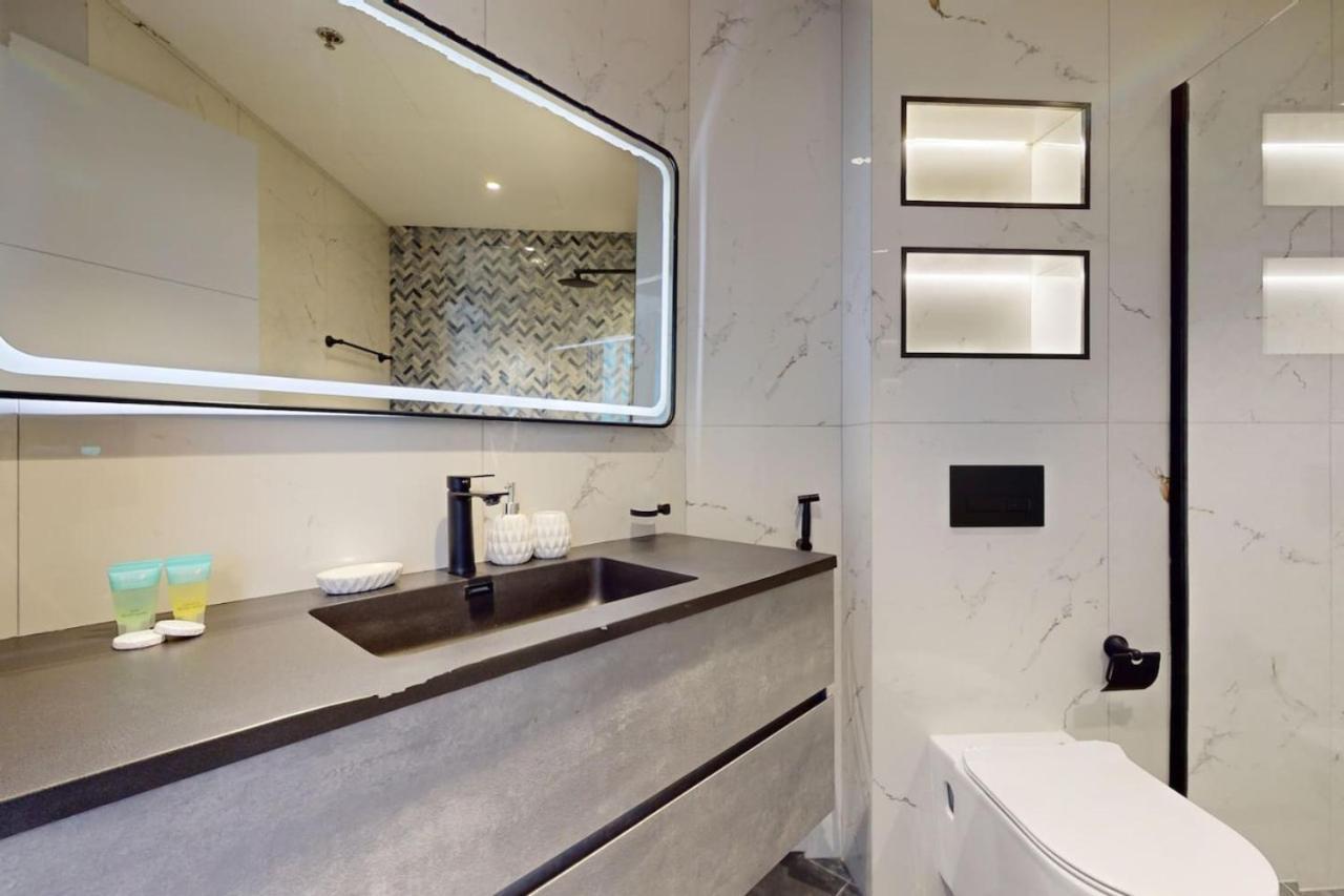 Torch Tower - Incredible Two Bedroom Apartment Dubai