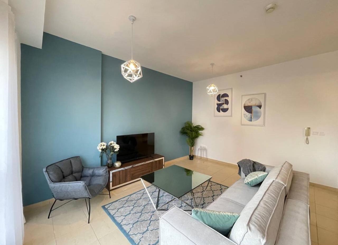 Luxury Jbr , Beach , Pool , Parking Apartment *