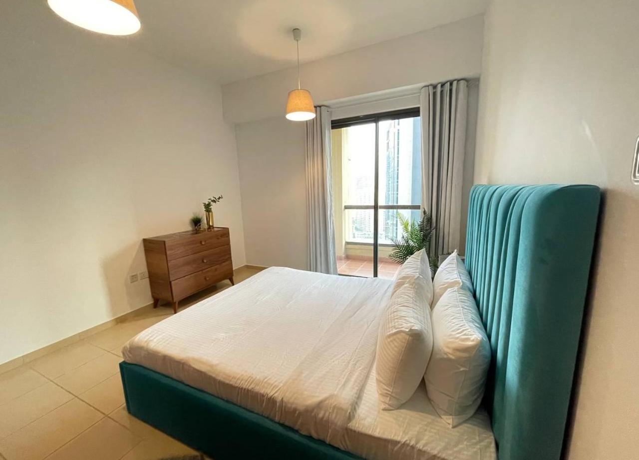 Luxury Jbr , Beach , Pool , Parking Dubai