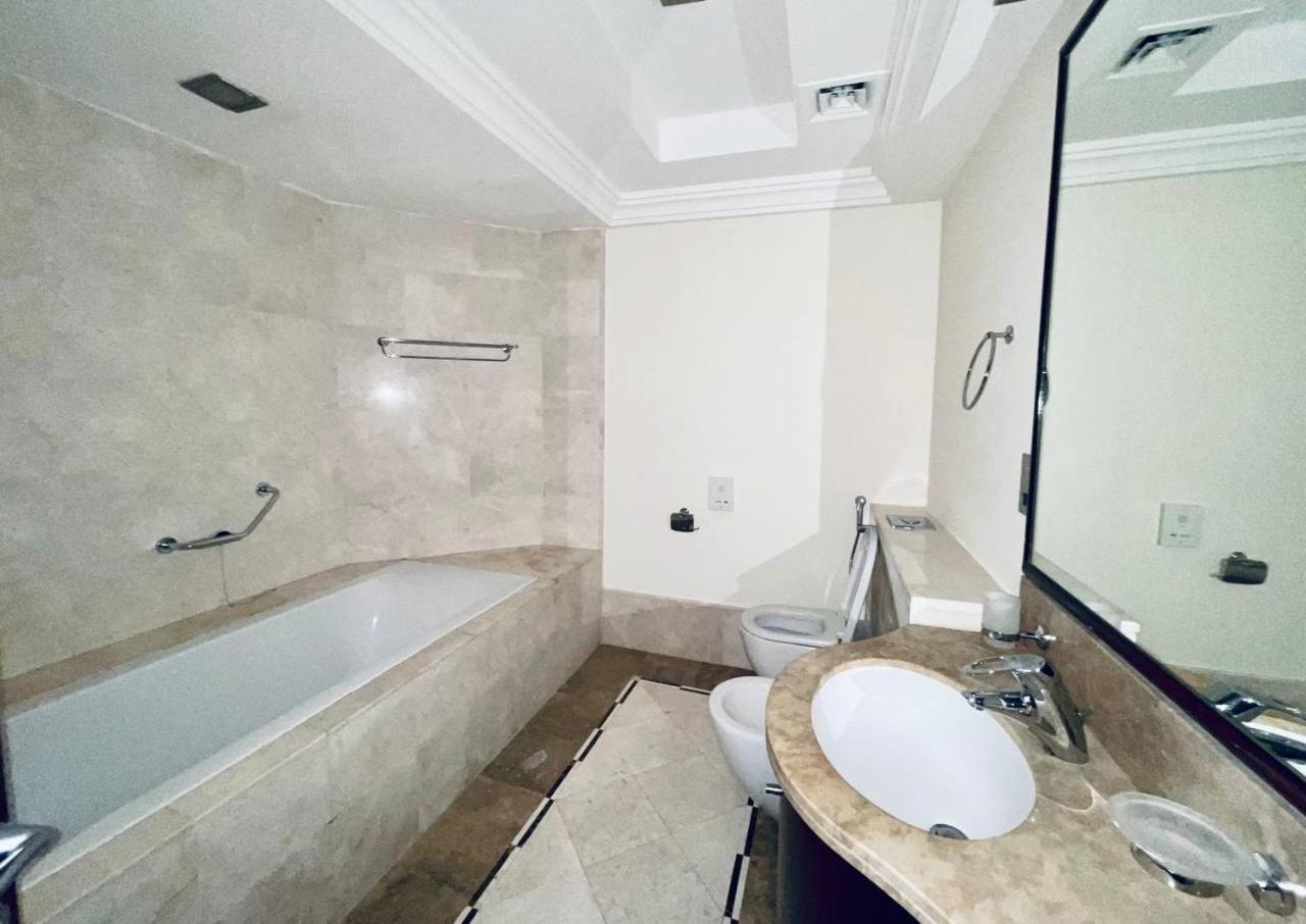 Luxury Jbr , Beach , Pool , Parking Apartment *