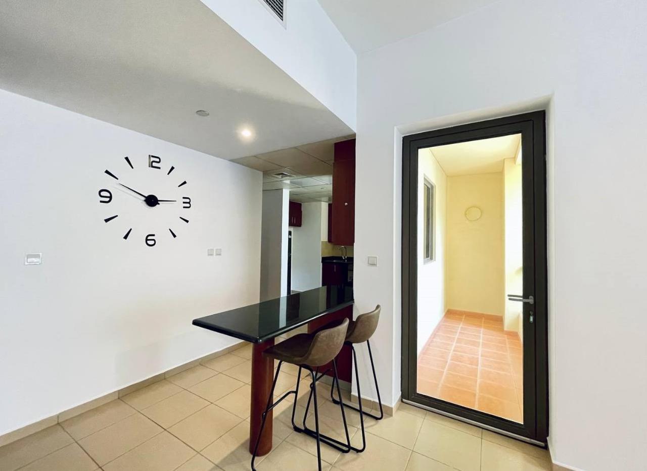 Luxury Jbr , Beach , Pool , Parking * Dubai