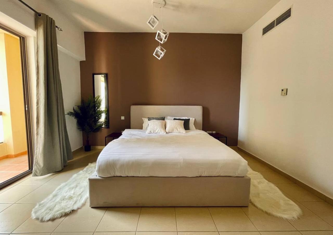 Luxury Jbr , Beach , Pool , Parking * Dubai