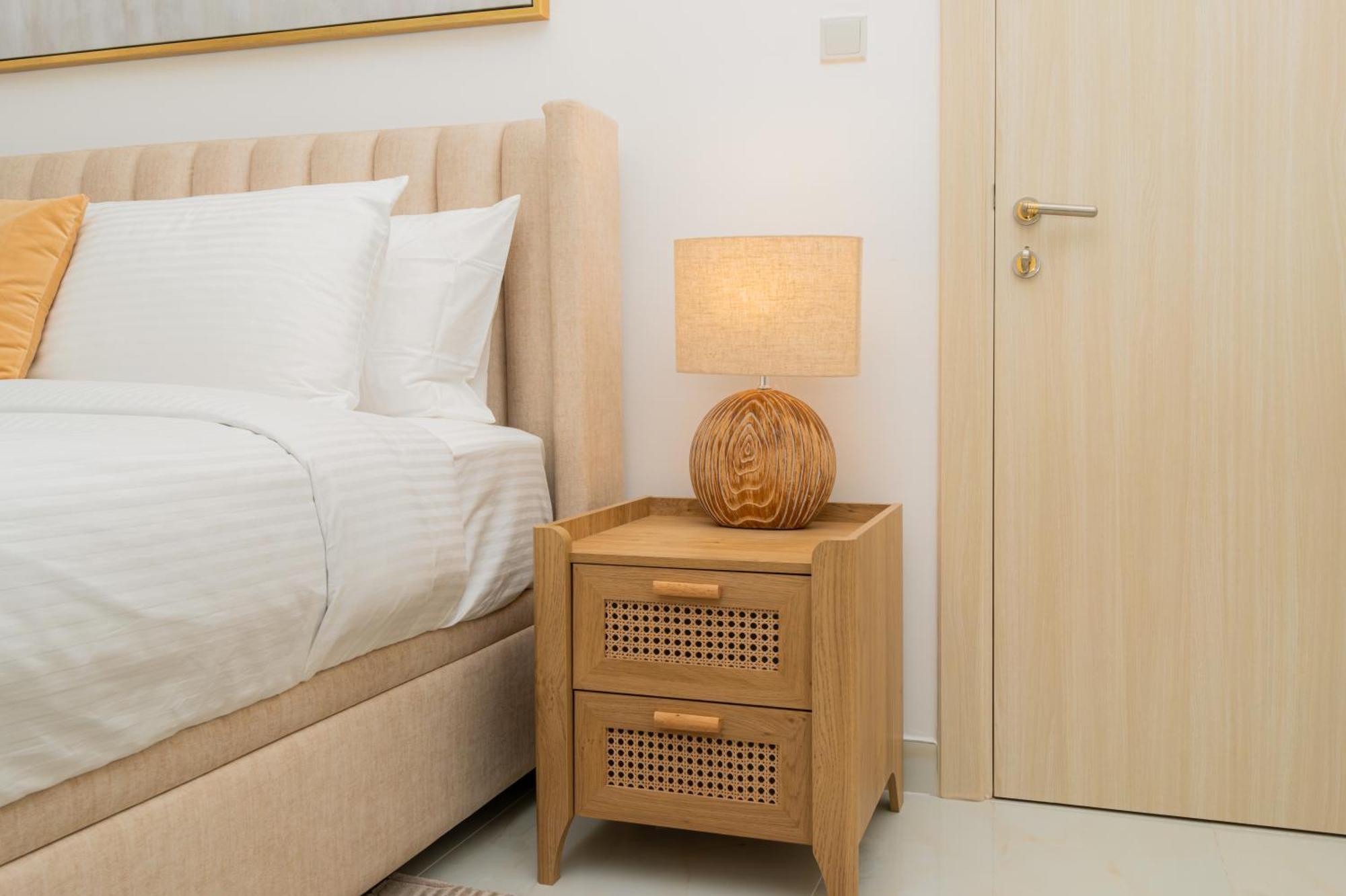 Aparthotel Marina,jbr -luxurious 2 Bedroom King *