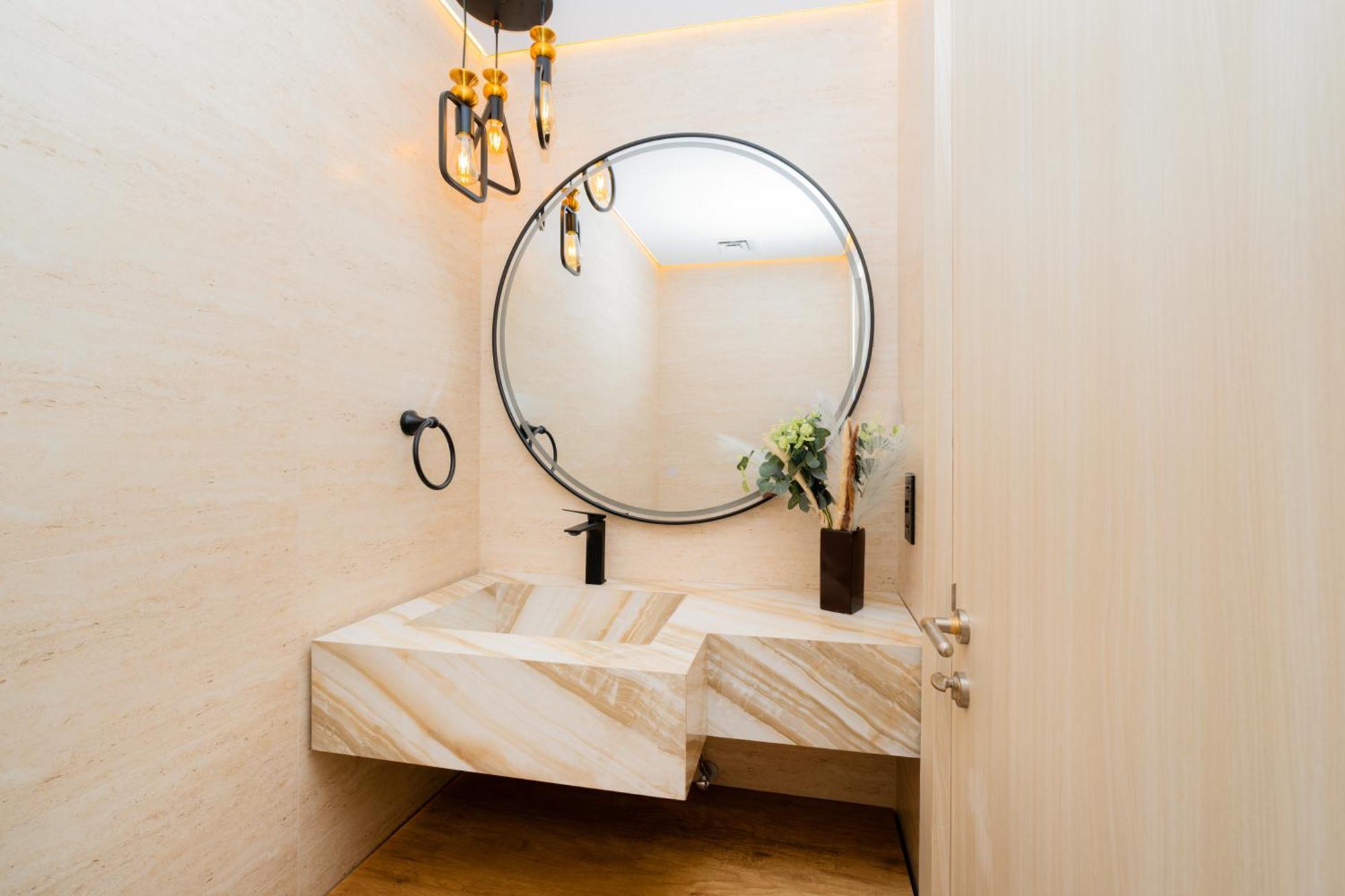 Marina,jbr -luxurious 2 Bedroom King Aparthotel *