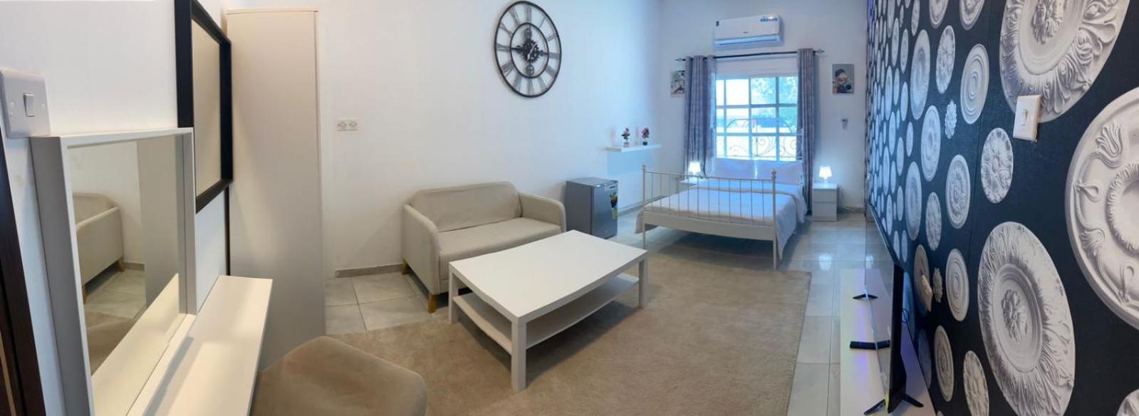 Comfortable Private In Compound Housing