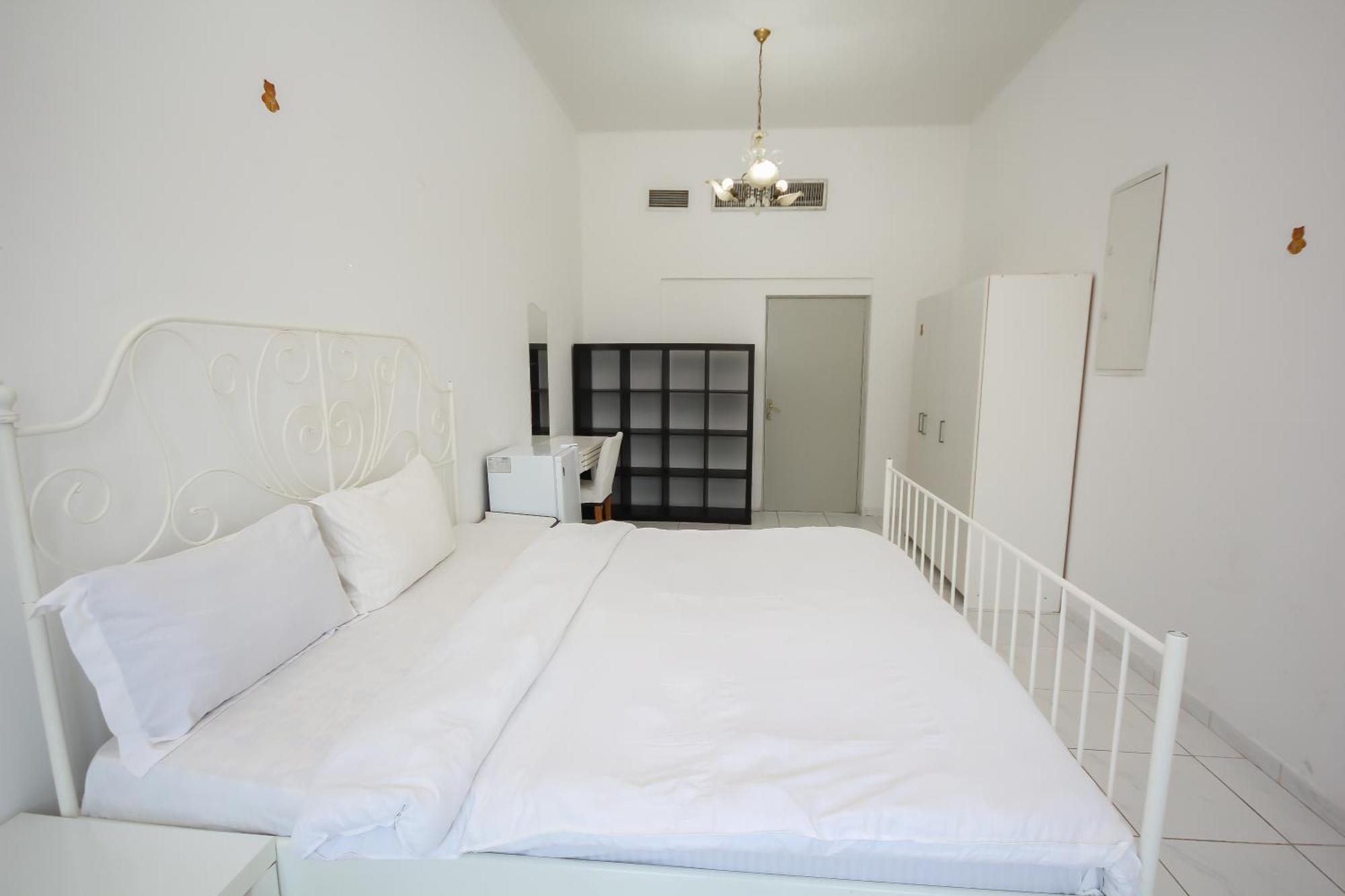 Guest house Comfortable Private In Compound Housing *