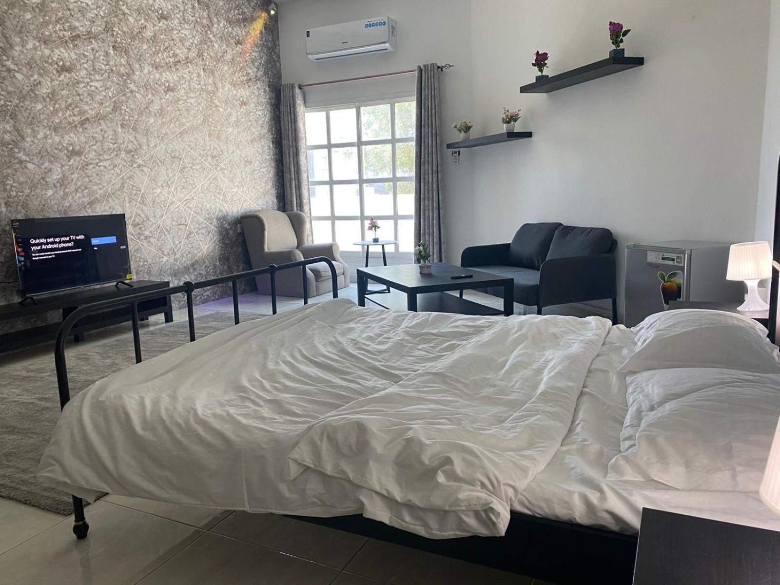 Comfortable Private In Compound Housing