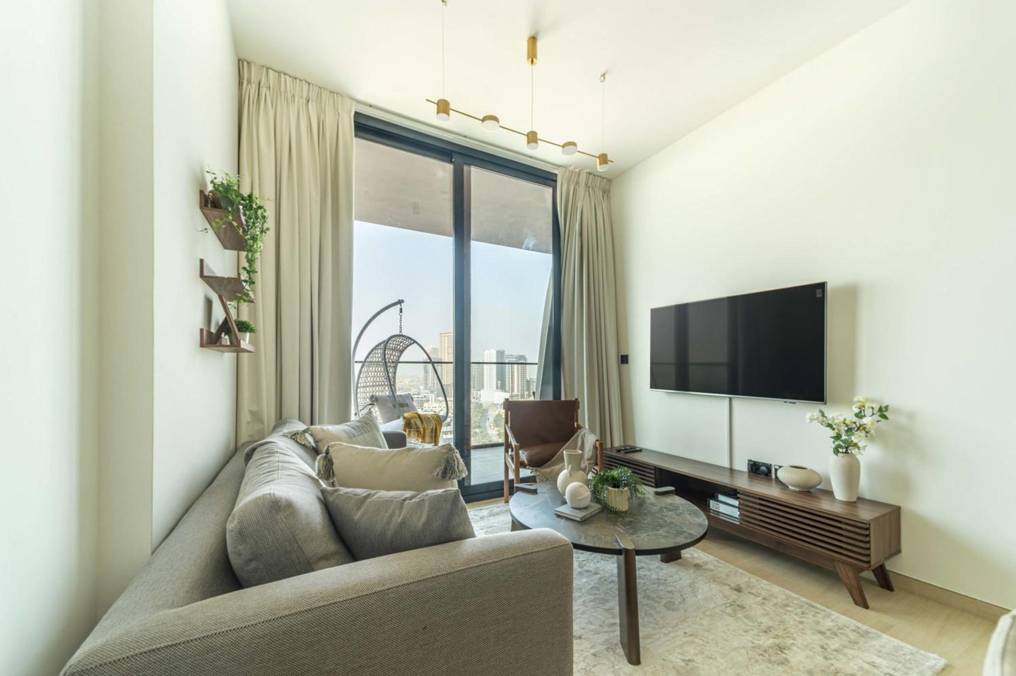 Frank Porter - Binghatti Crest Apartment Dubai