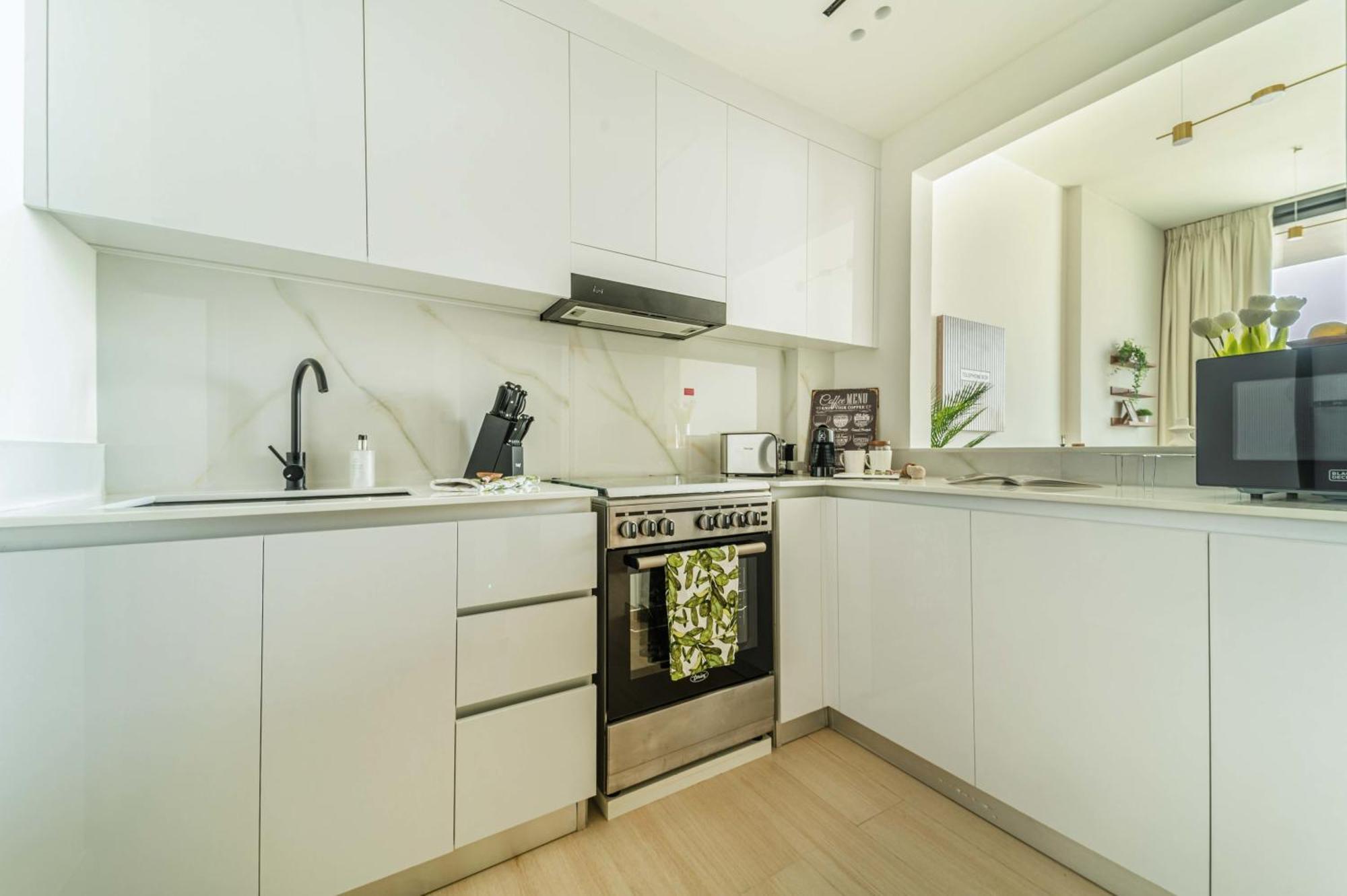 Apartment Frank Porter - Binghatti Crest Dubai