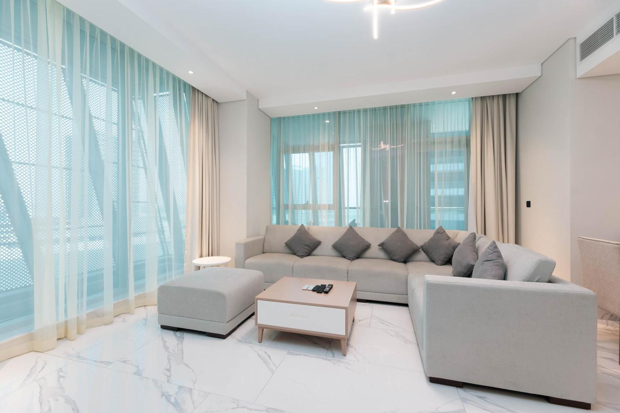 Simply Comfort In J One Tower * Dubai