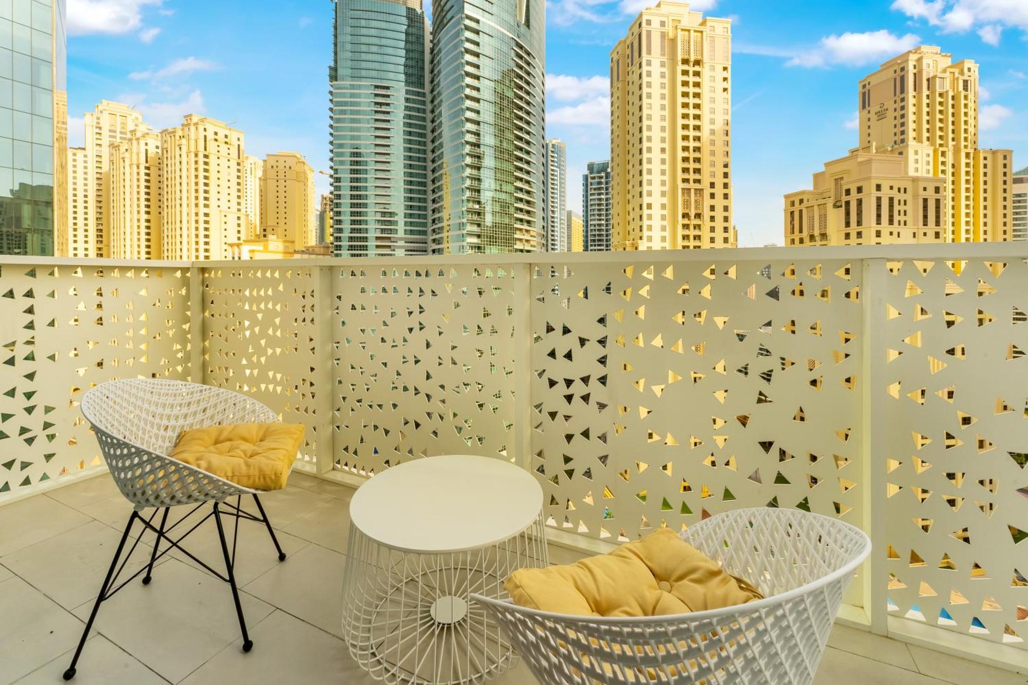 Fam Living - Modern 1-bedroom Gem In Jbr, Steps From The Apartment