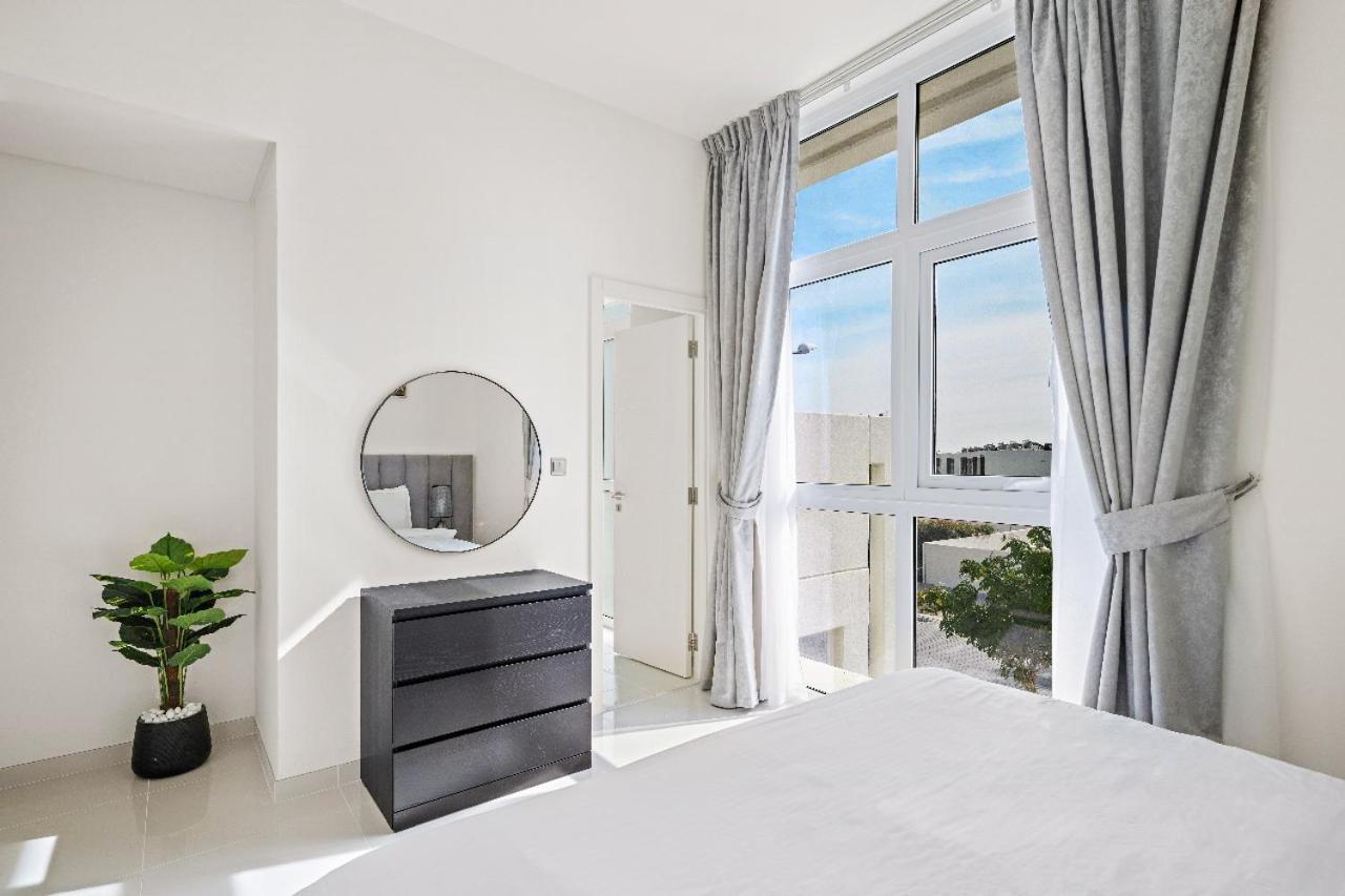 Aliving Luxury 3br With Maid Damac Hills 2 Villa *