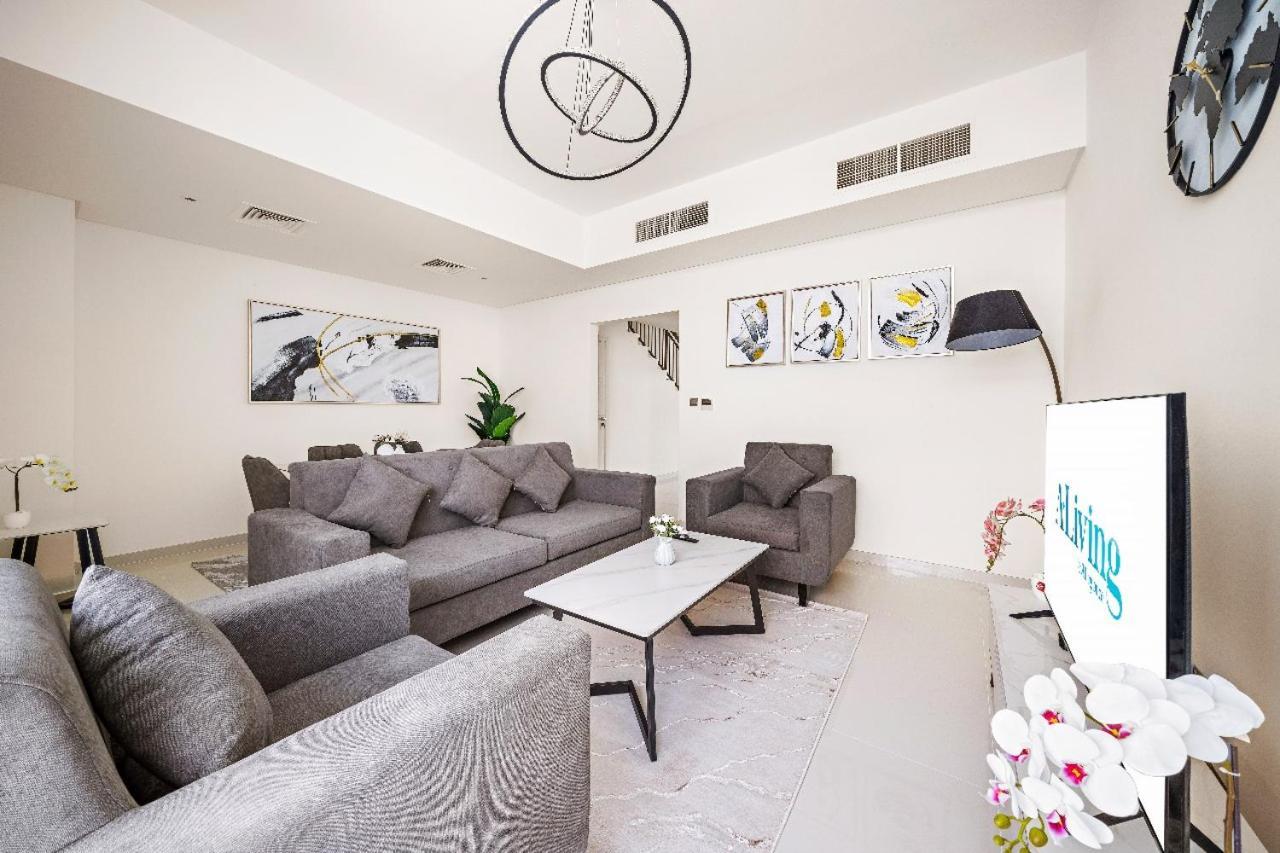 Villa Aliving Luxury 3br With Maid Damac Hills 2