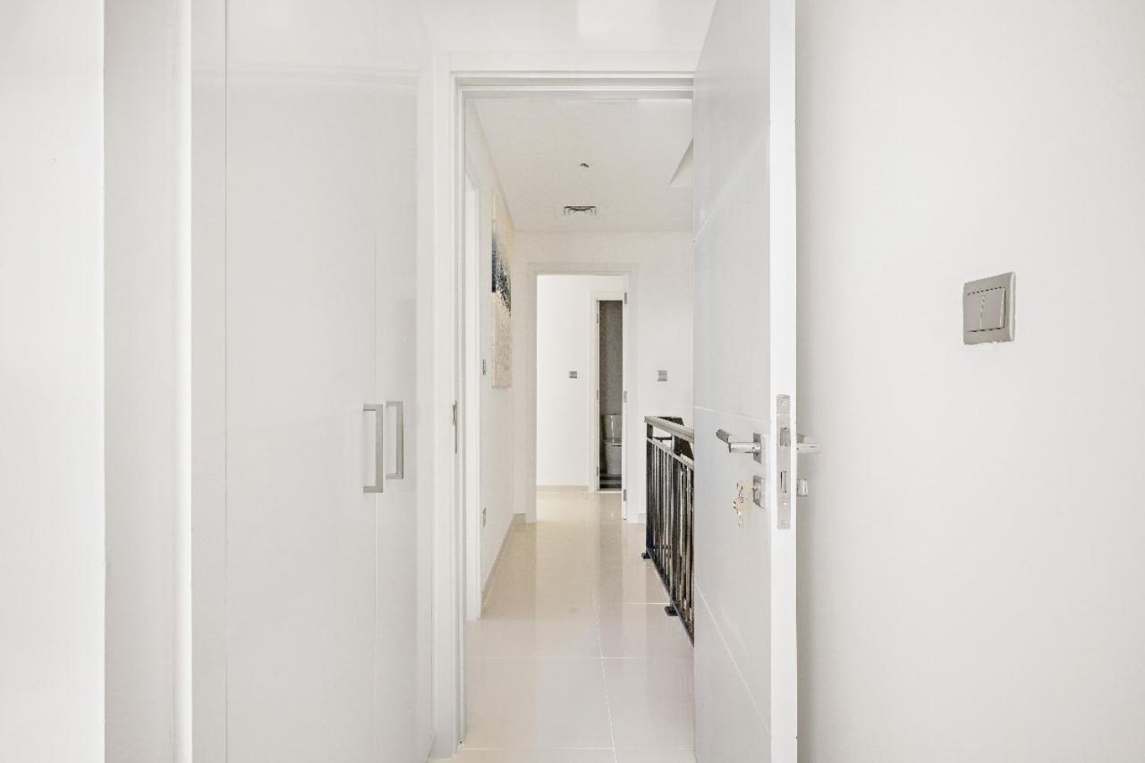 Villa Aliving Luxury 3br With Maid Damac Hills 2 *