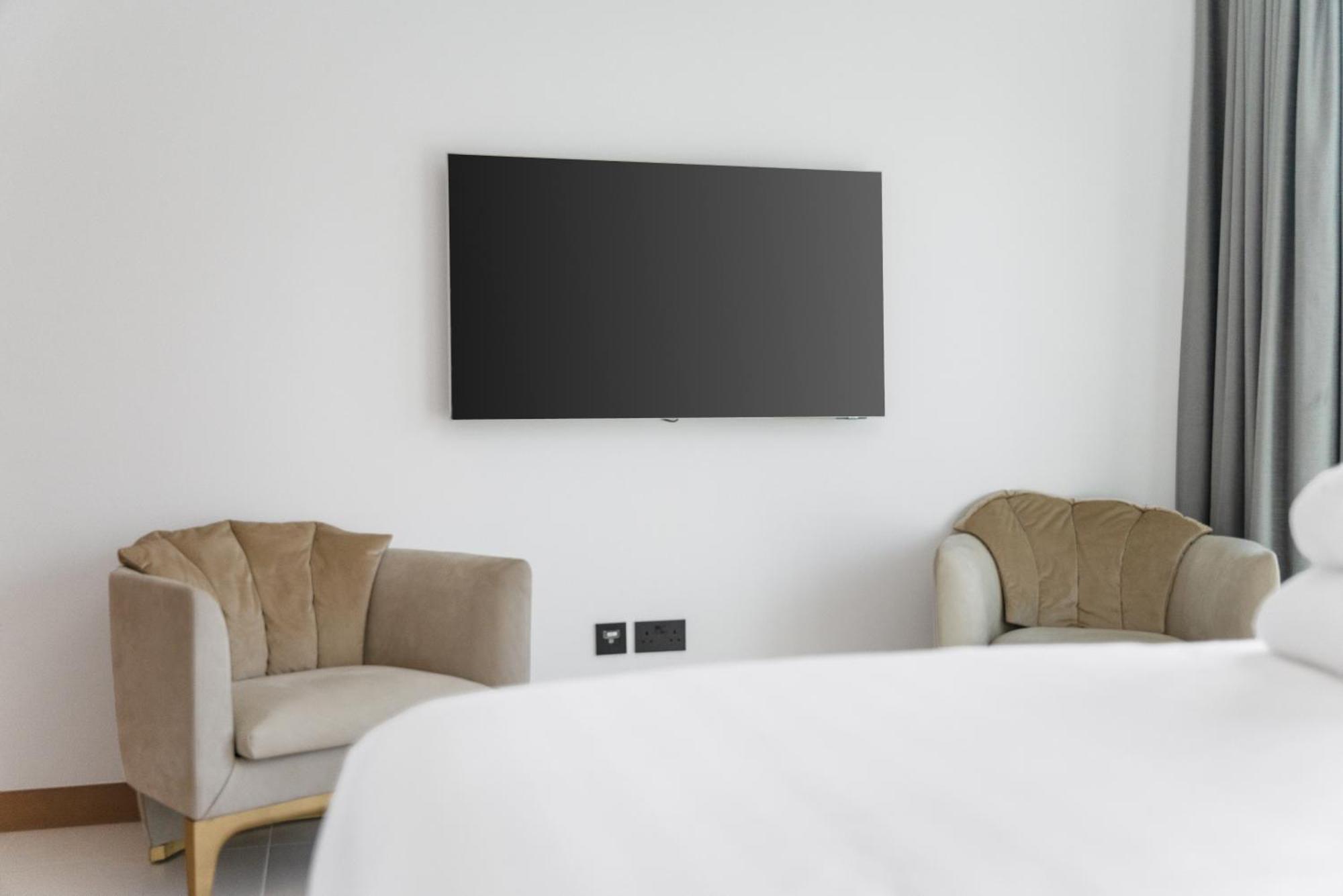 Luxury Living At Vida Marina & Yacht Club Apartment Dubai