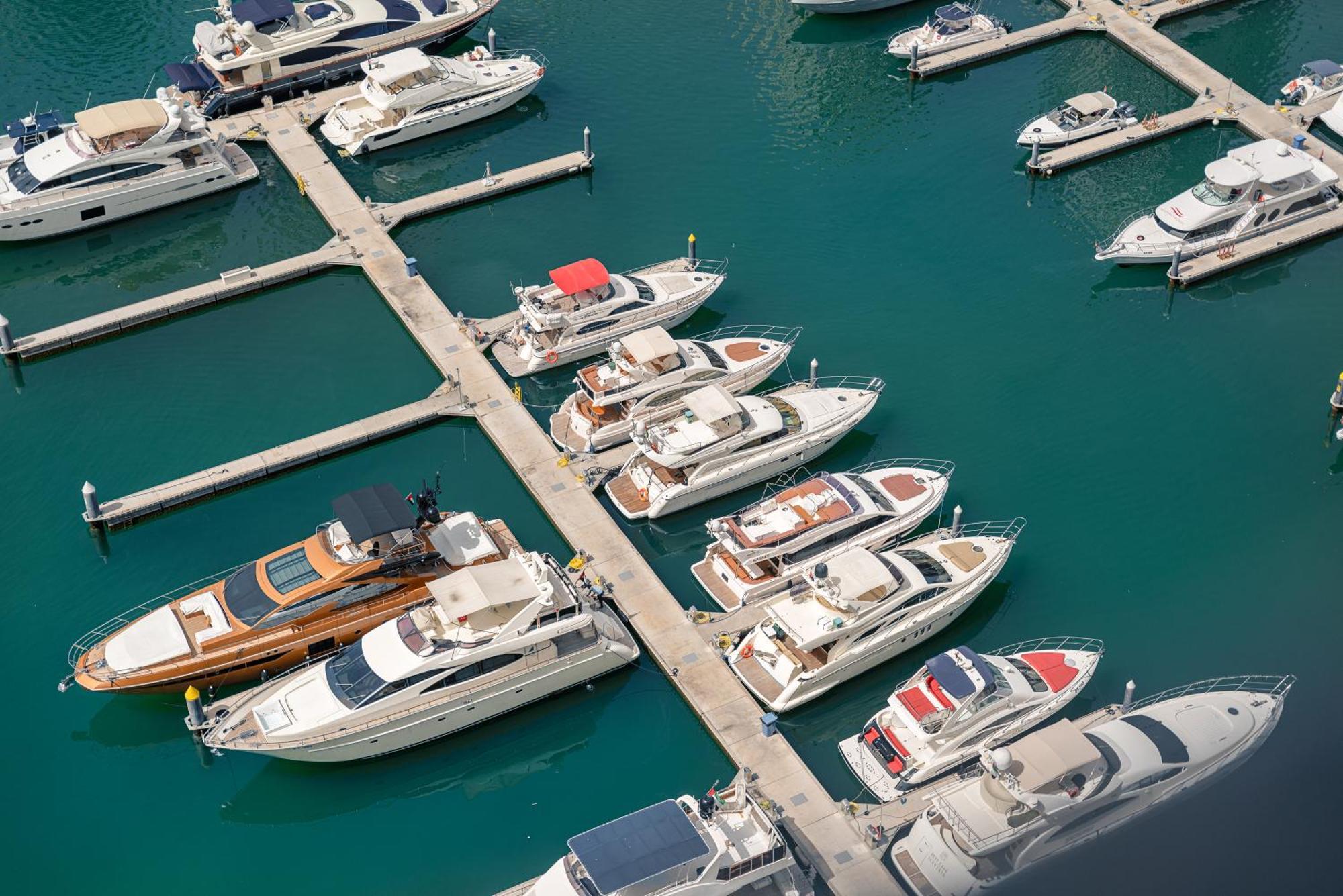 Luxury Living At Vida Marina & Yacht Club Apartment Dubai