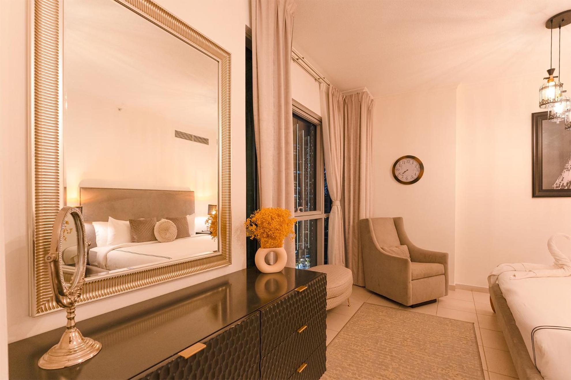Spectacular Burj & Fountain View - Luxurious 3 Bedrooms & Maids - The Residences * Dubai