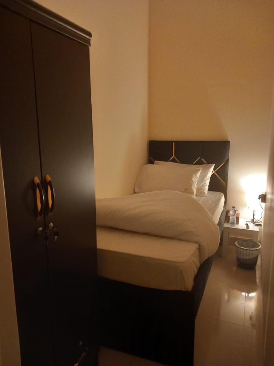 Four Stars Hostel *