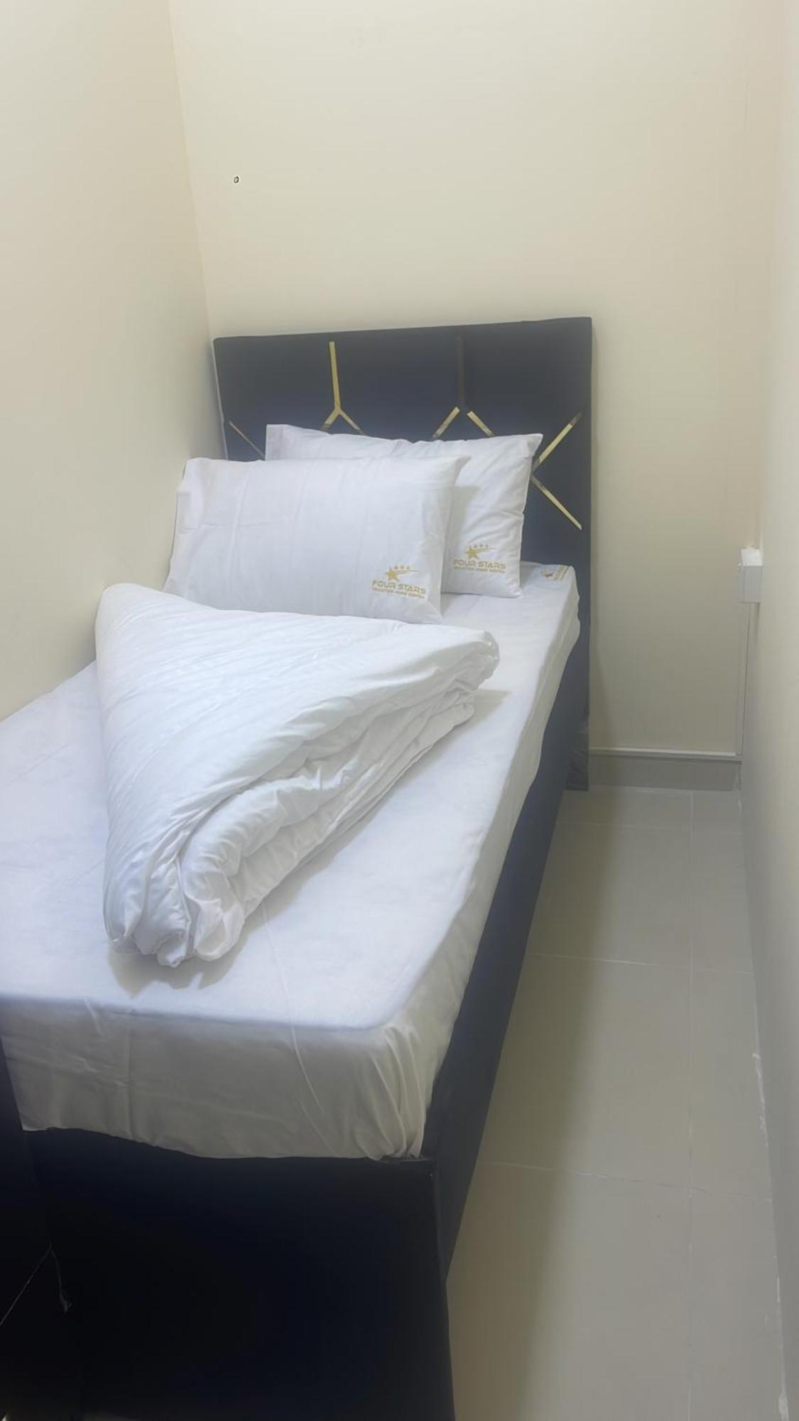 Four Stars Hostel *