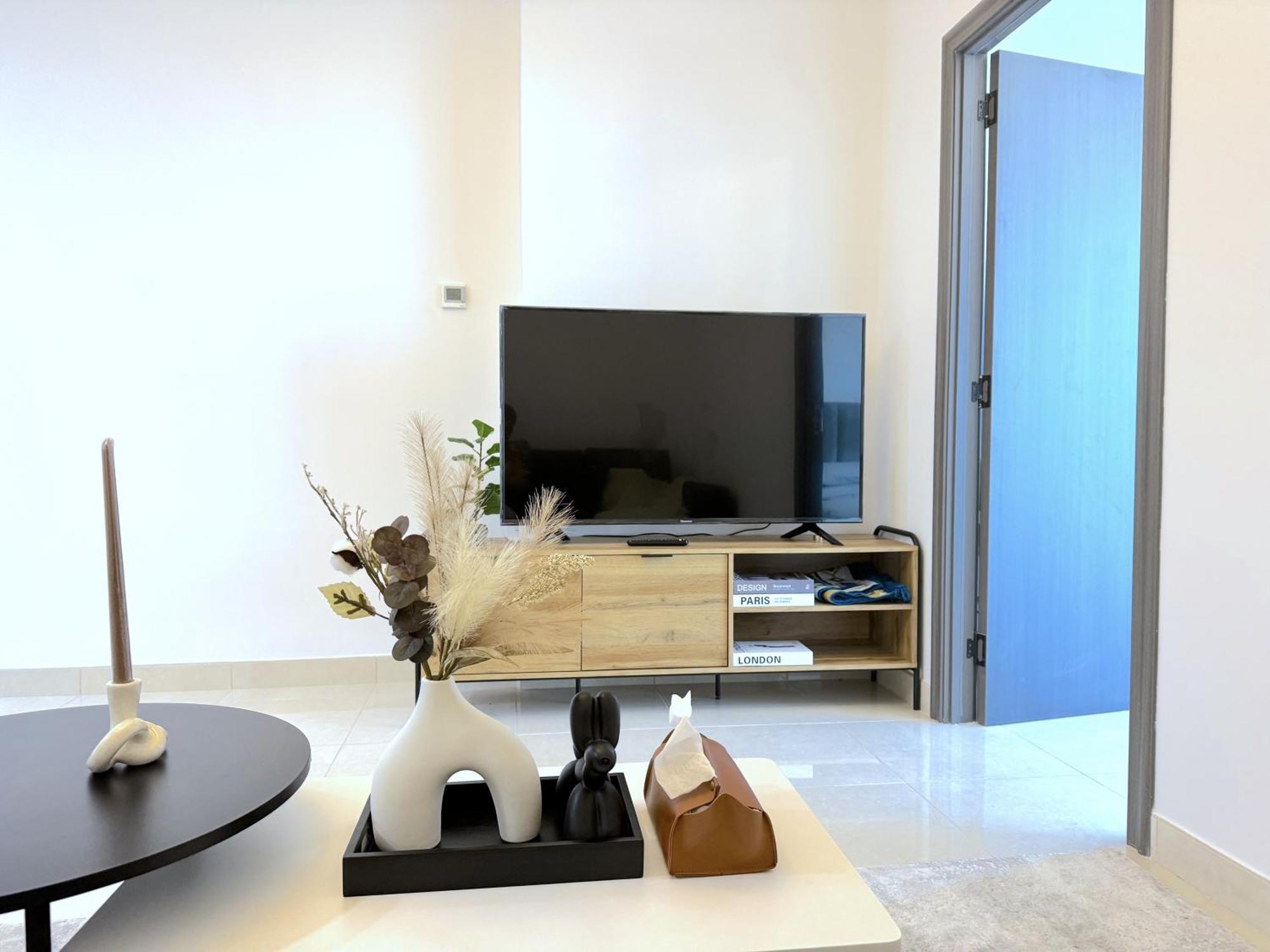 Deluxe With Panoramic View Near Metro * Dubai
