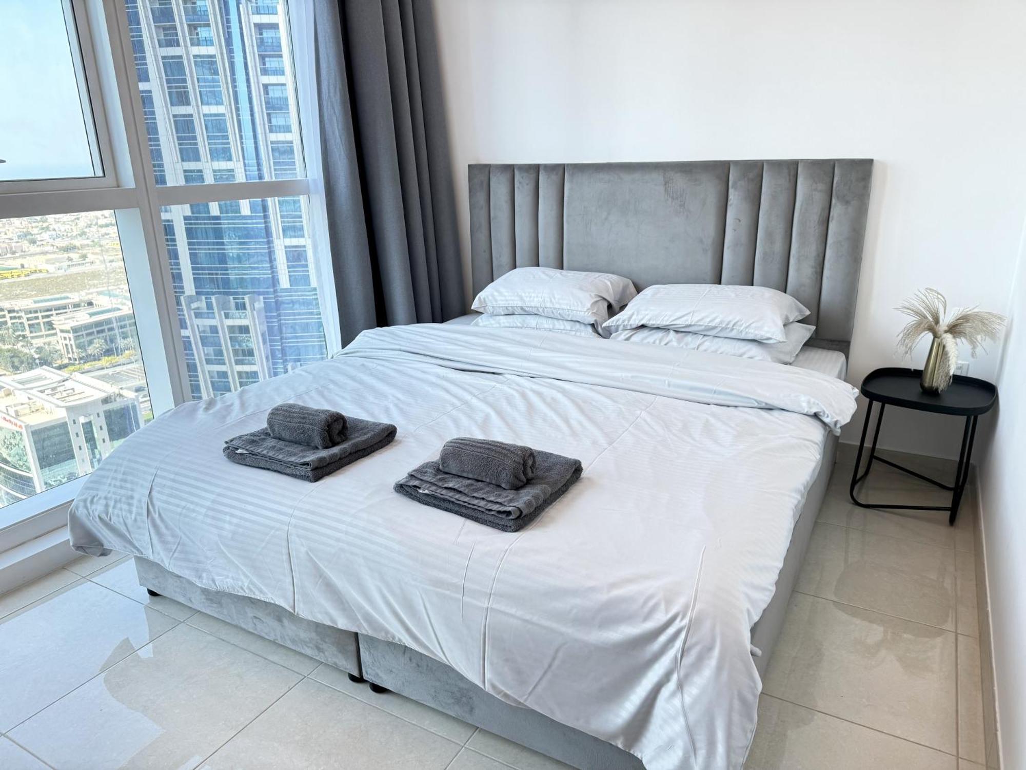 Deluxe With Panoramic View Near Metro Apartment