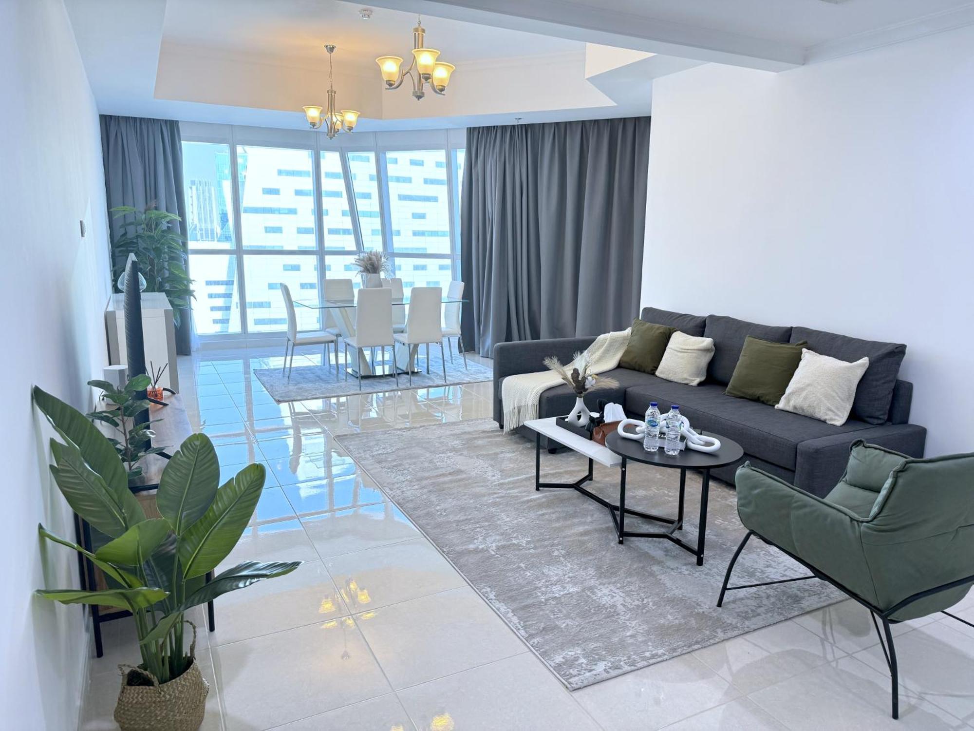 Apartment Deluxe With Panoramic View Near Metro Dubai