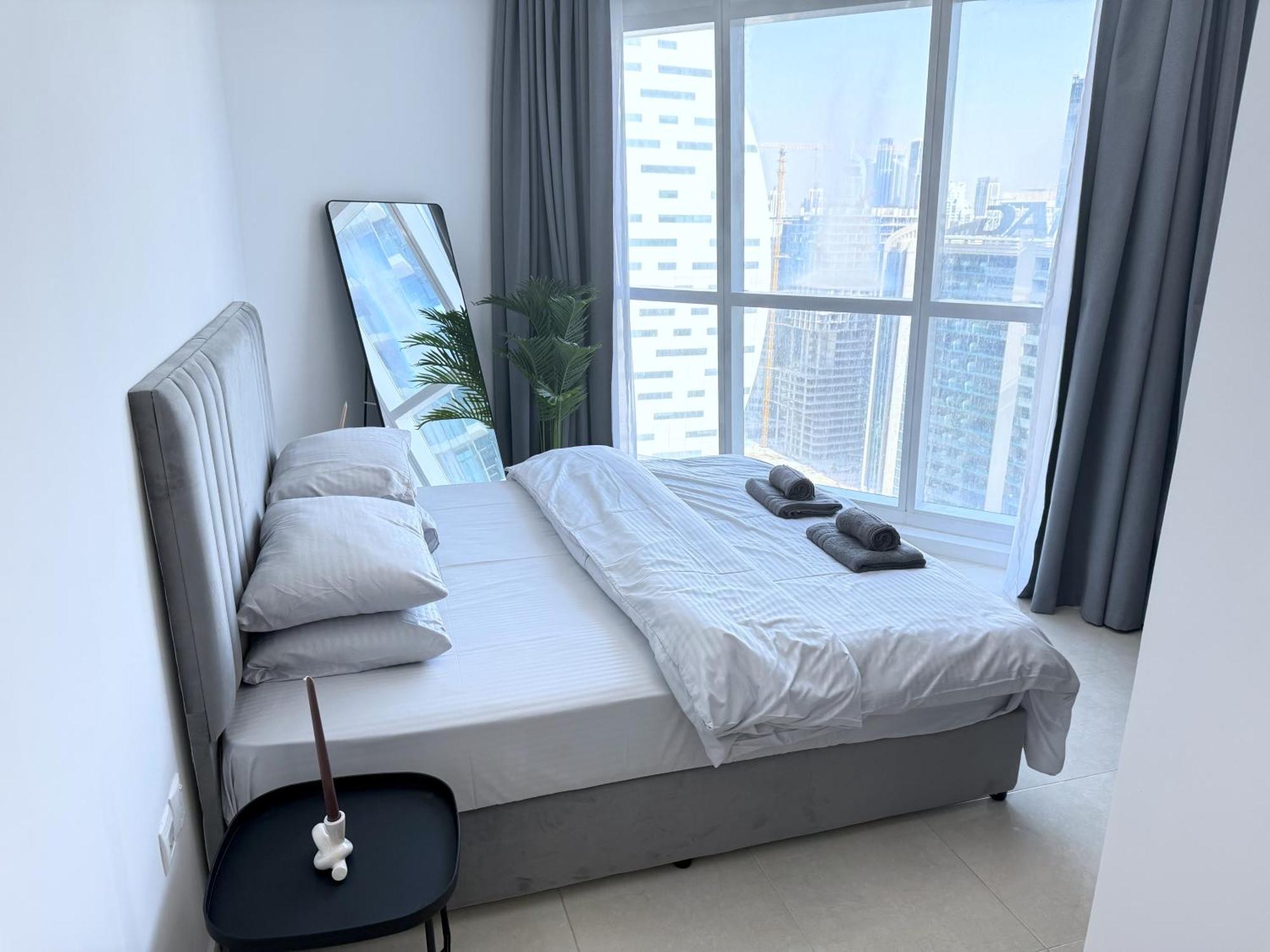 Deluxe With Panoramic View Near Metro * Dubai