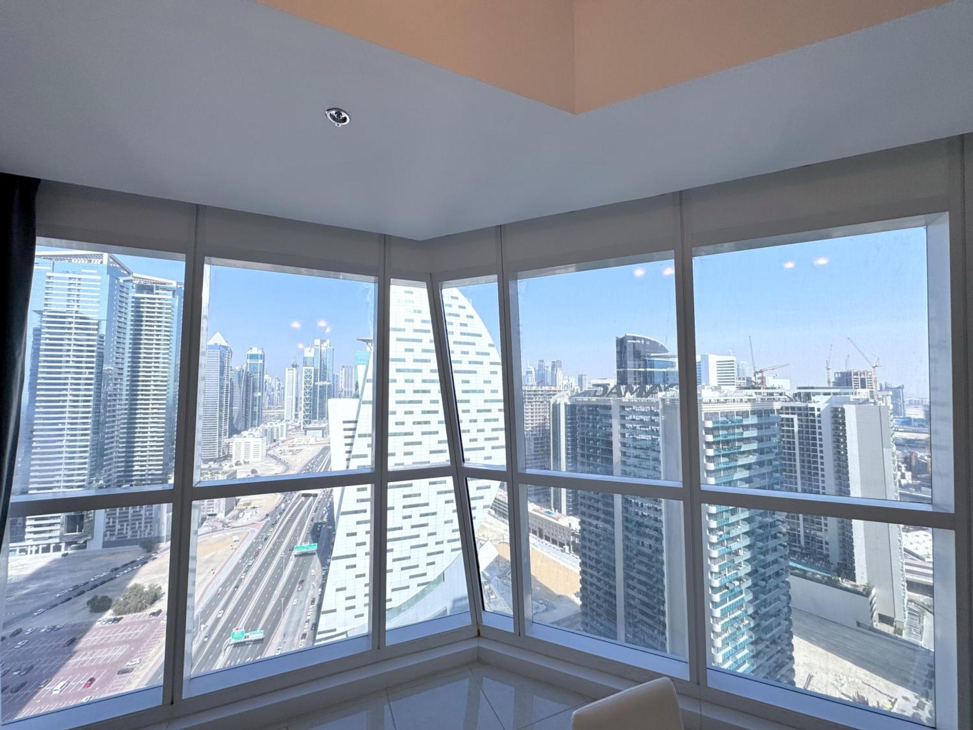 Deluxe With Panoramic View Near Metro * Dubai