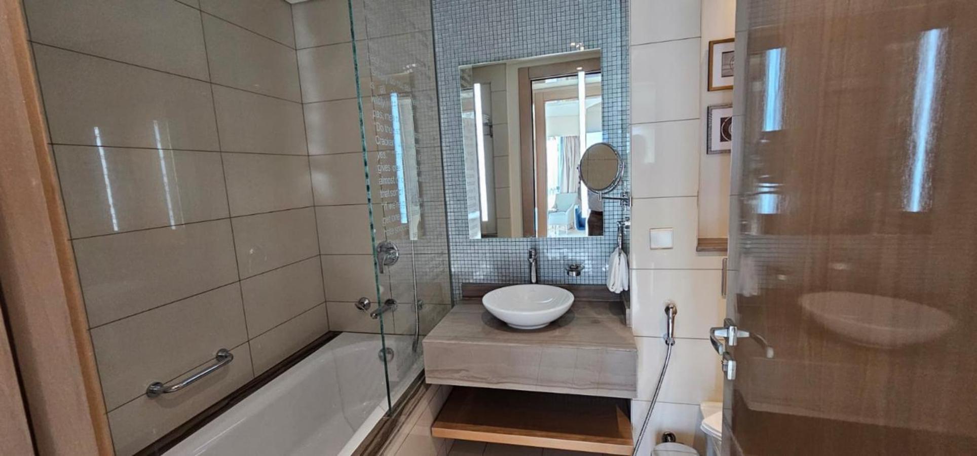 Paramount Towers - Elegant * Dubai