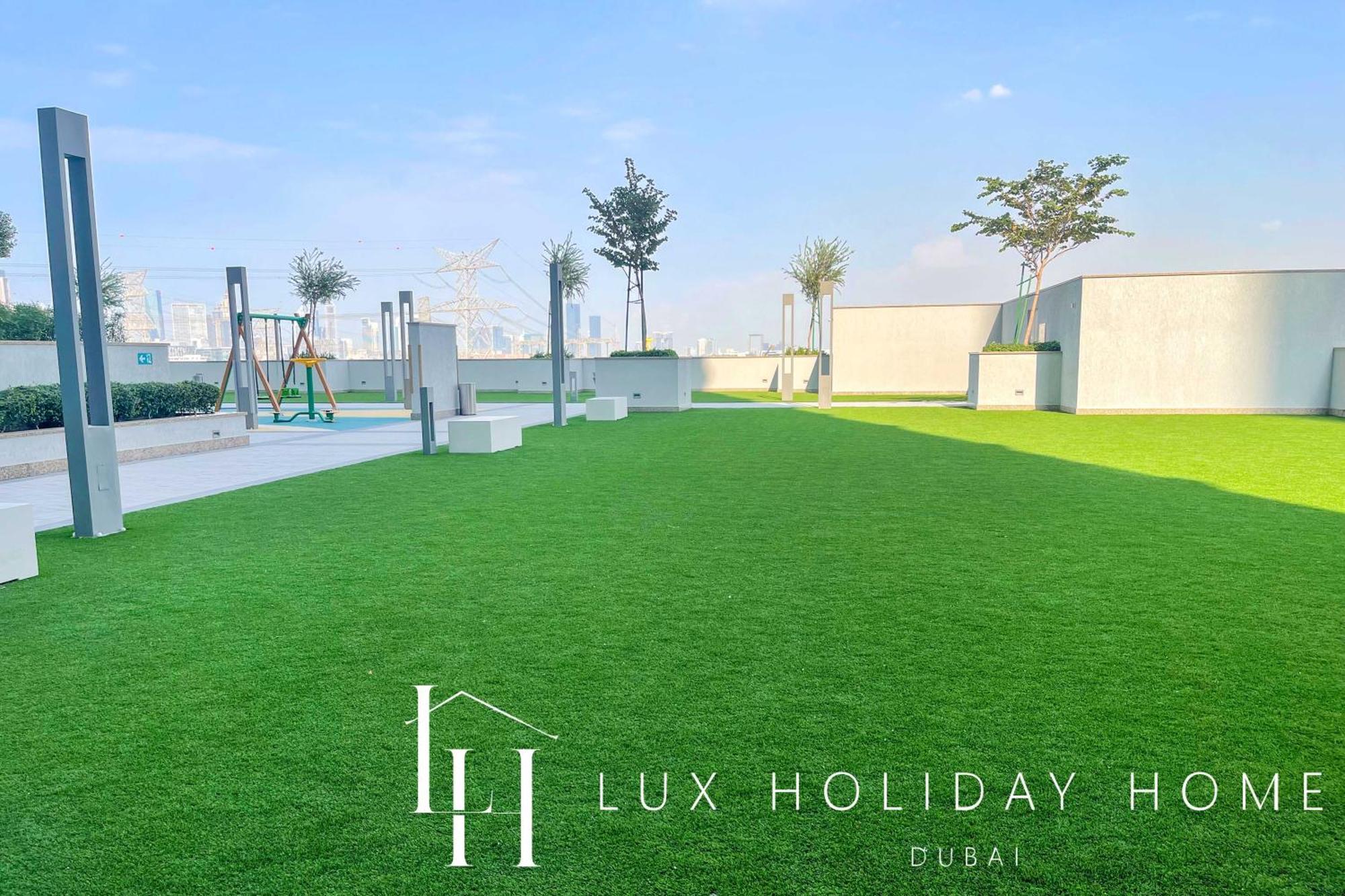 Lux The Executive Sobha 2 Dubai