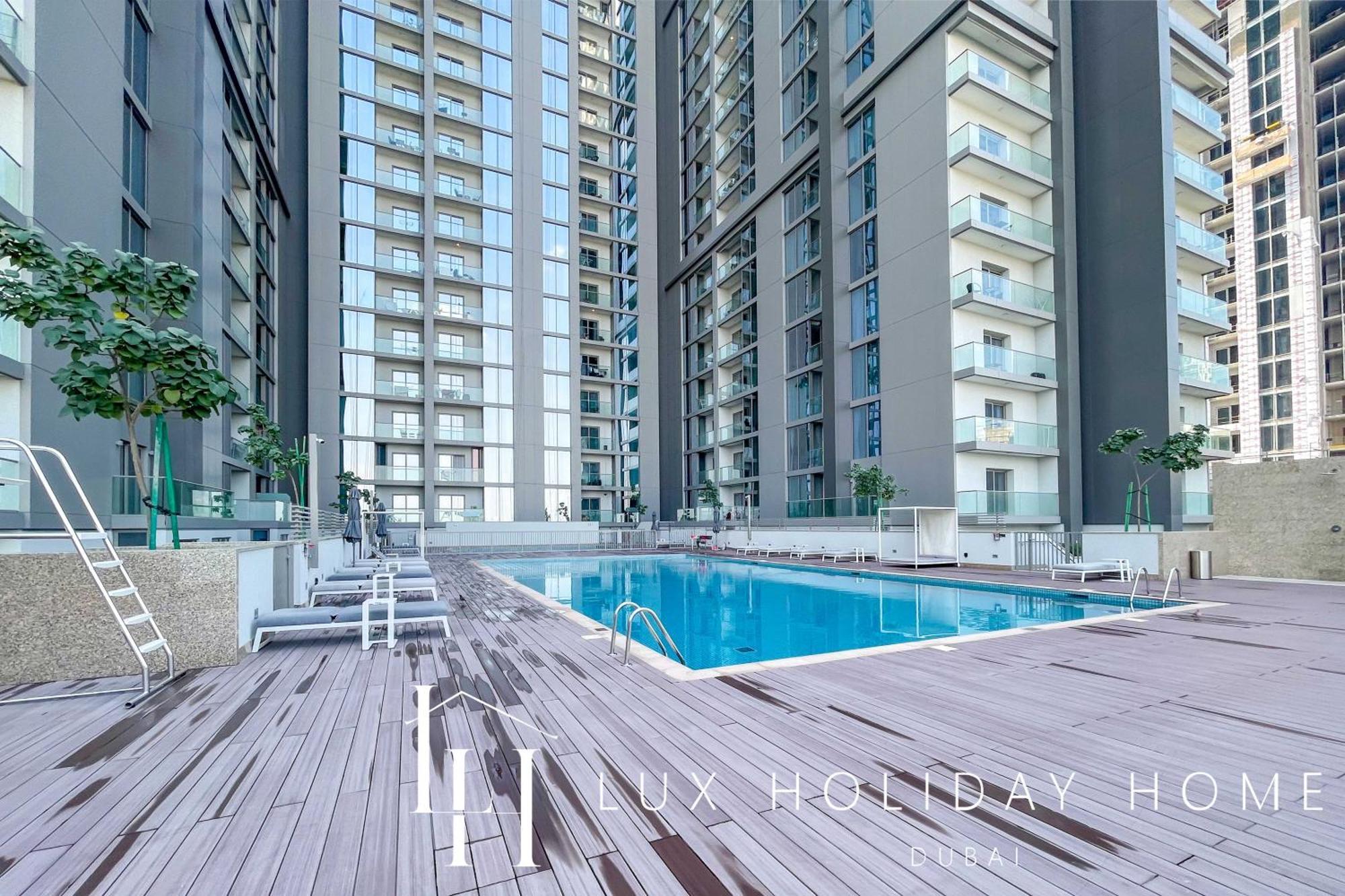 Lux The Executive Sobha 2