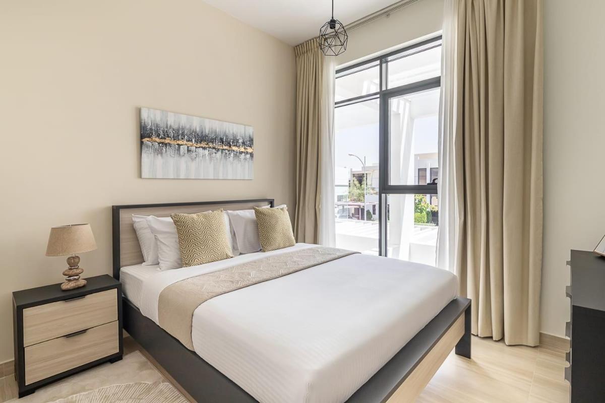 Frank Porter - Damac Hills Richmond * Dubai