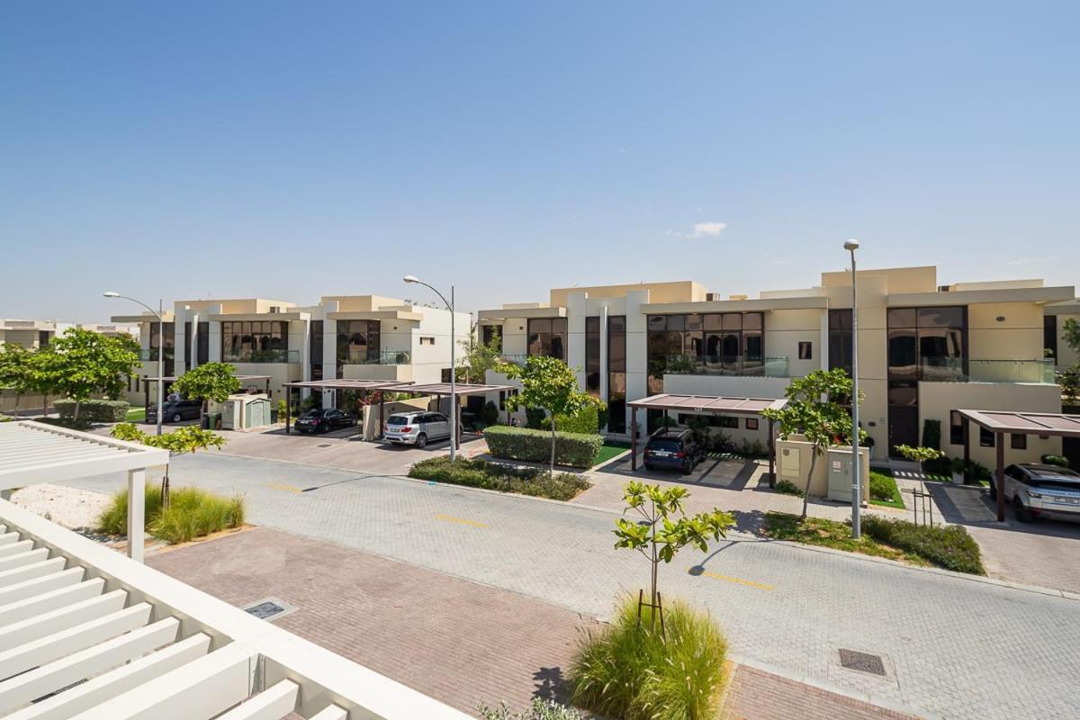 Frank Porter - Damac Hills Richmond Villa