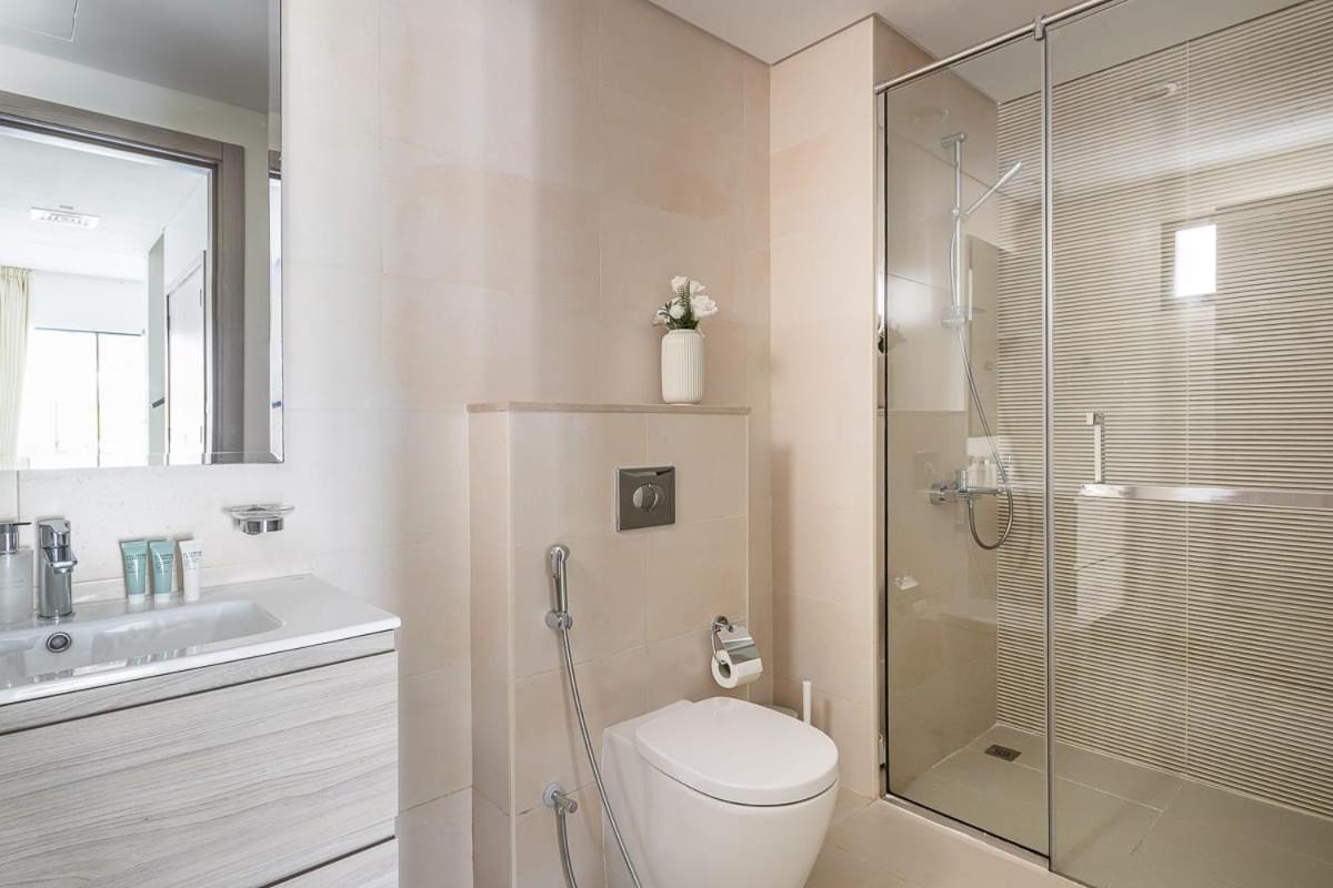 Frank Porter - Damac Hills Richmond * Dubai